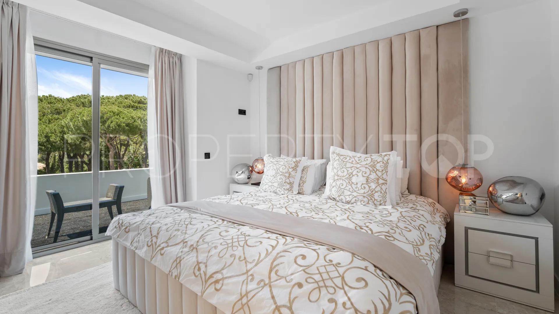 For sale Marbella 6 bedrooms villa