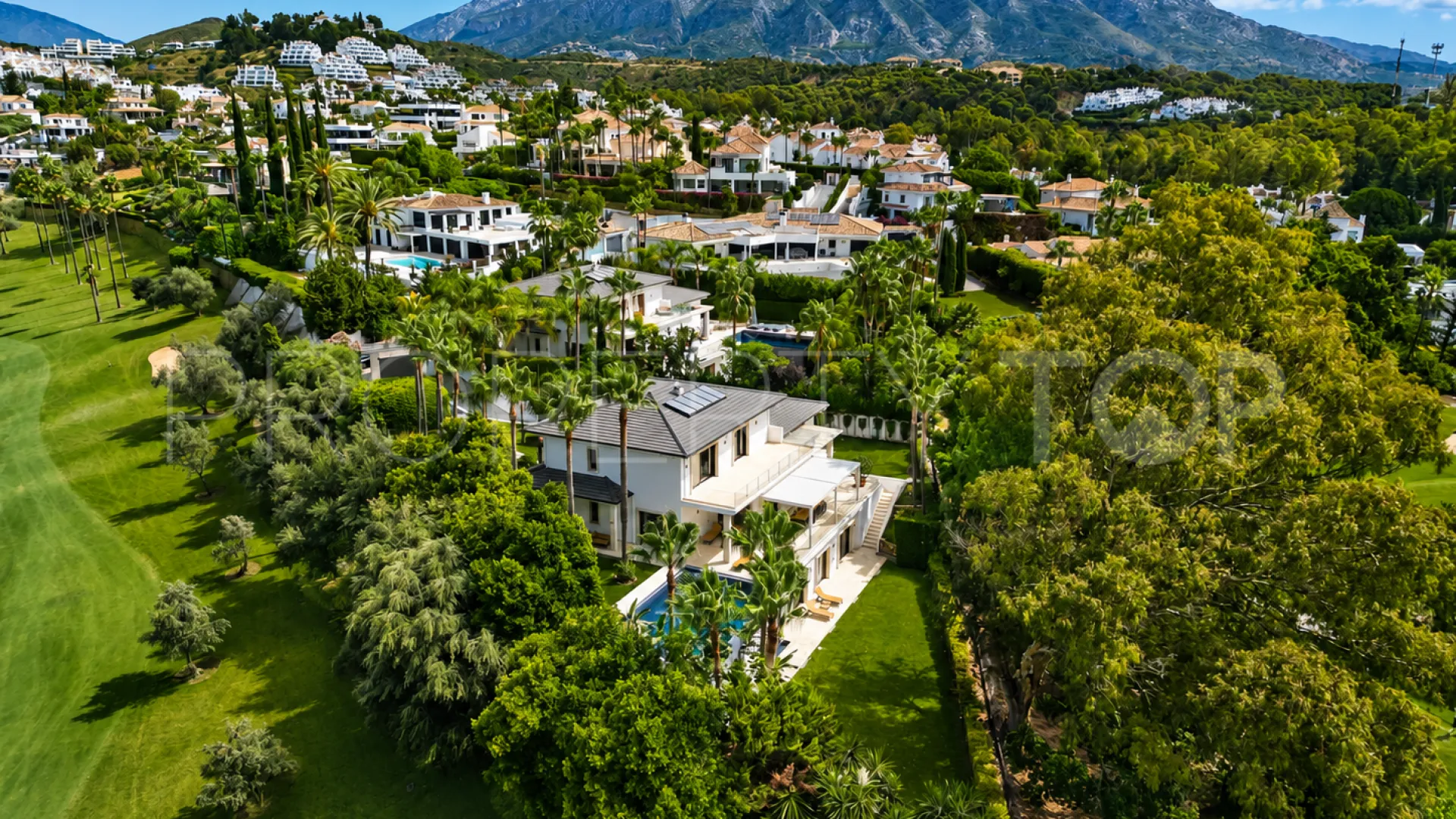 For sale Nueva Andalucia villa
