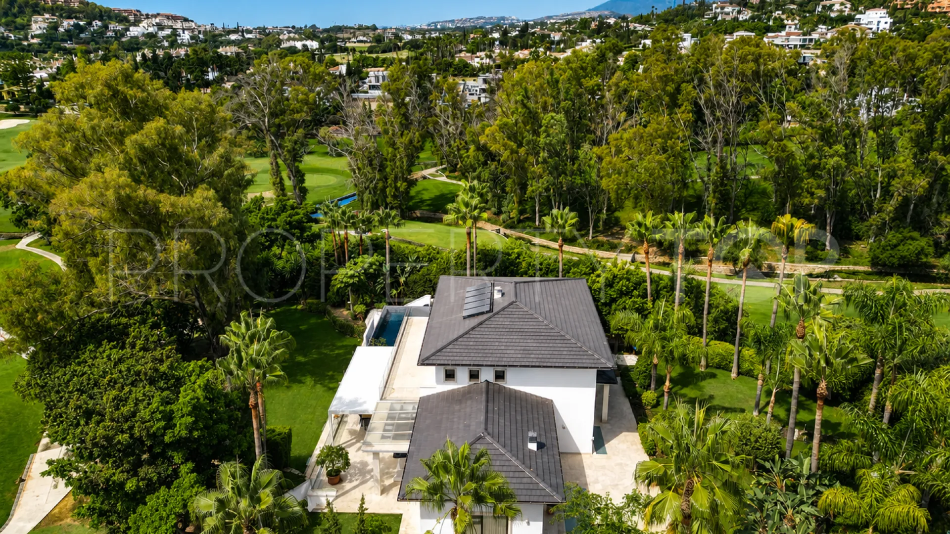 For sale Nueva Andalucia villa