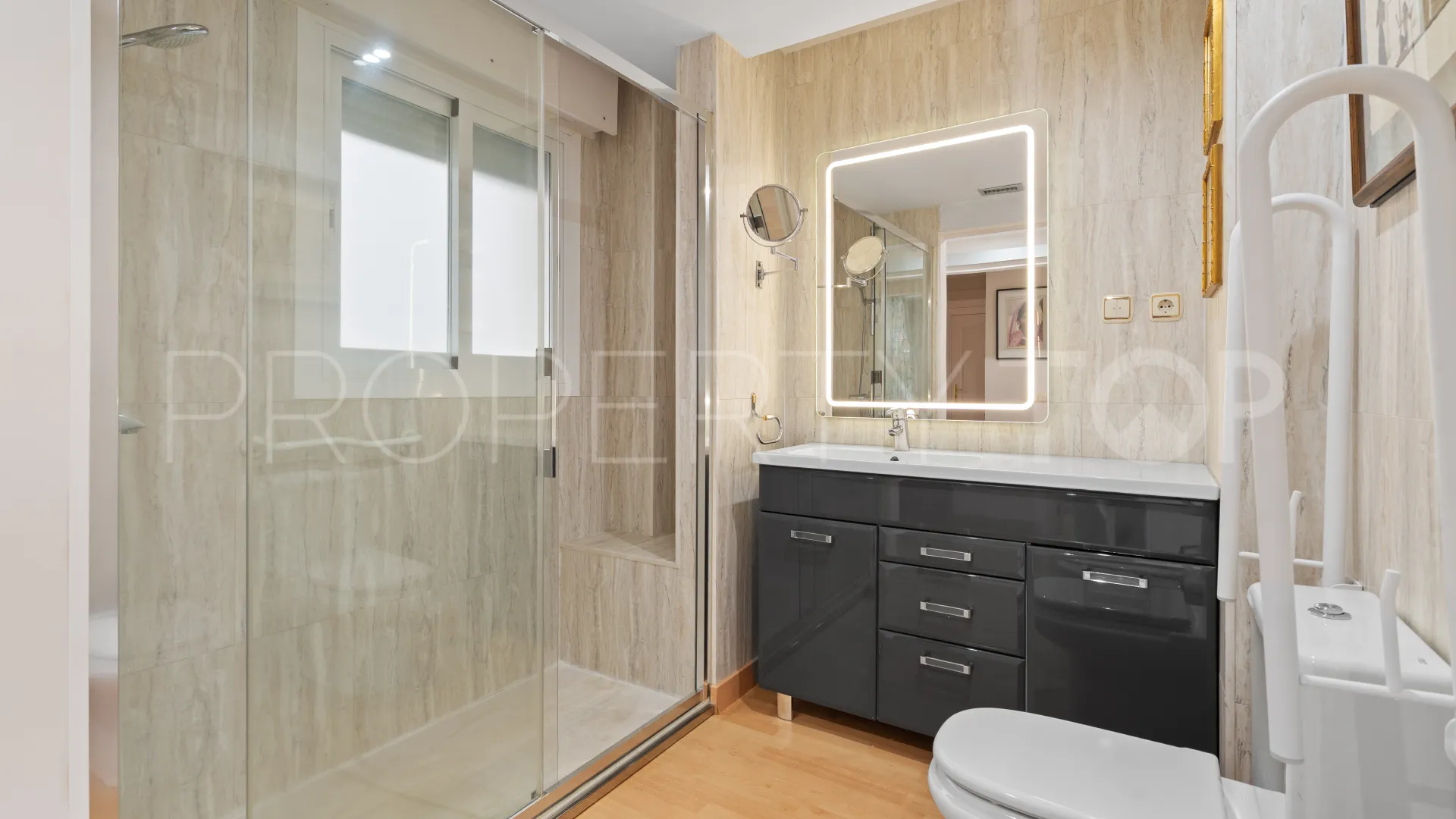 Playa de la Fontanilla, apartamento a la venta de 3 dormitorios