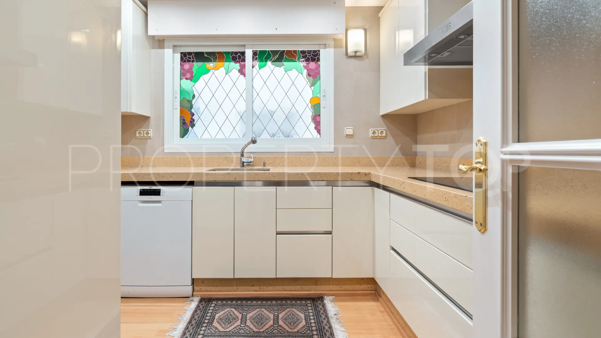 Playa de la Fontanilla, apartamento a la venta de 3 dormitorios
