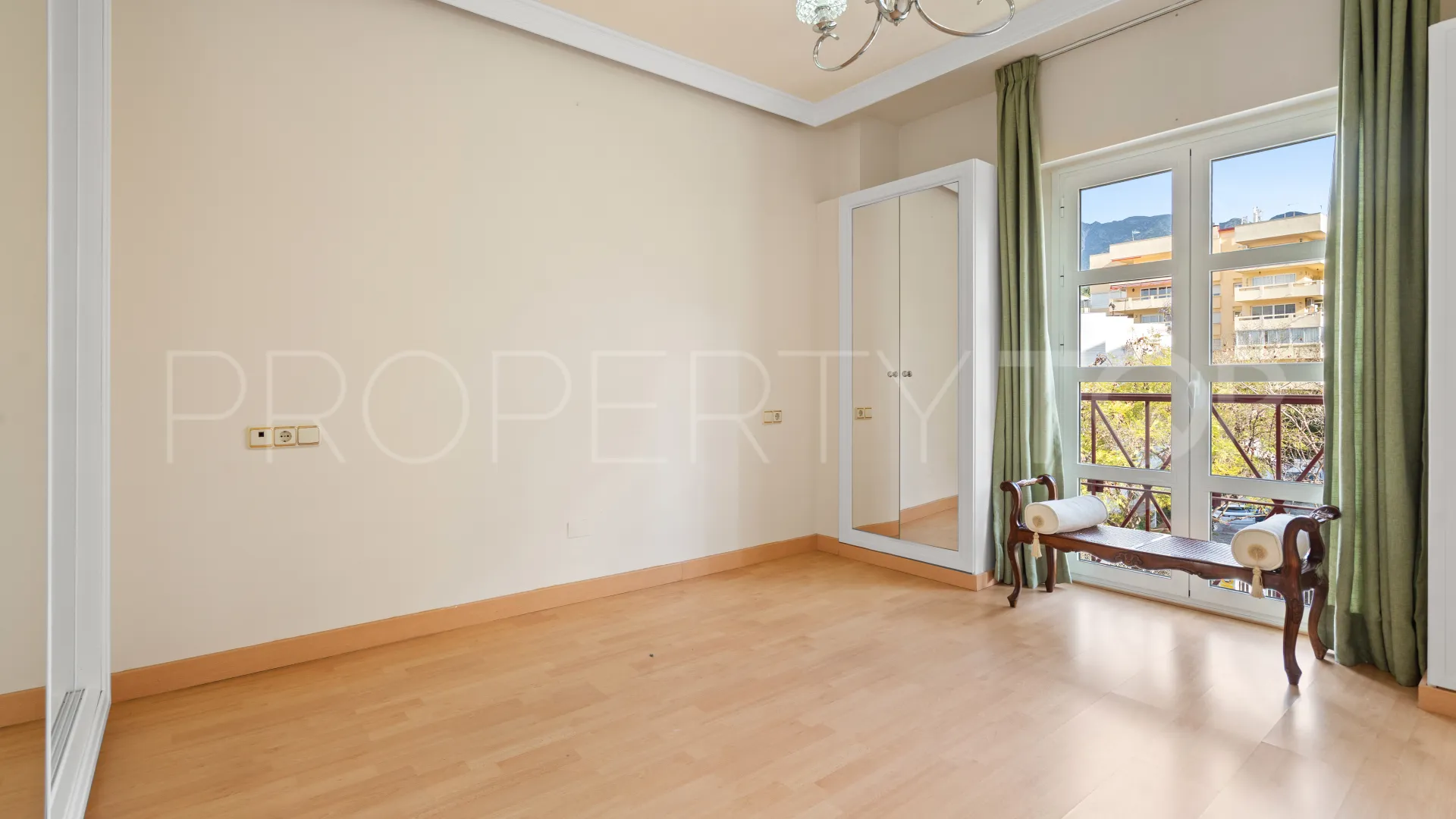 Playa de la Fontanilla, apartamento a la venta de 3 dormitorios