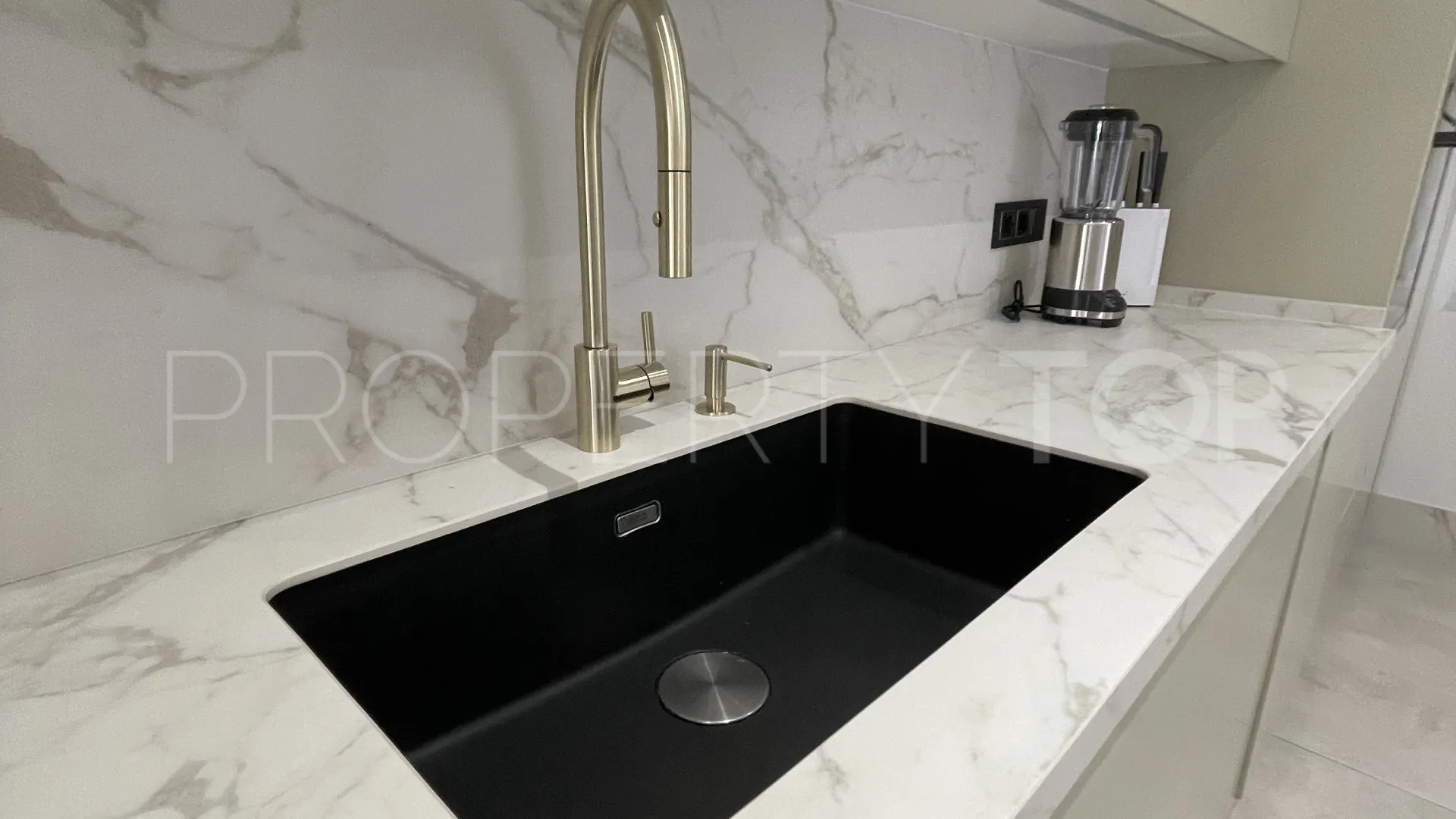 Buy town house in Marina de Casares