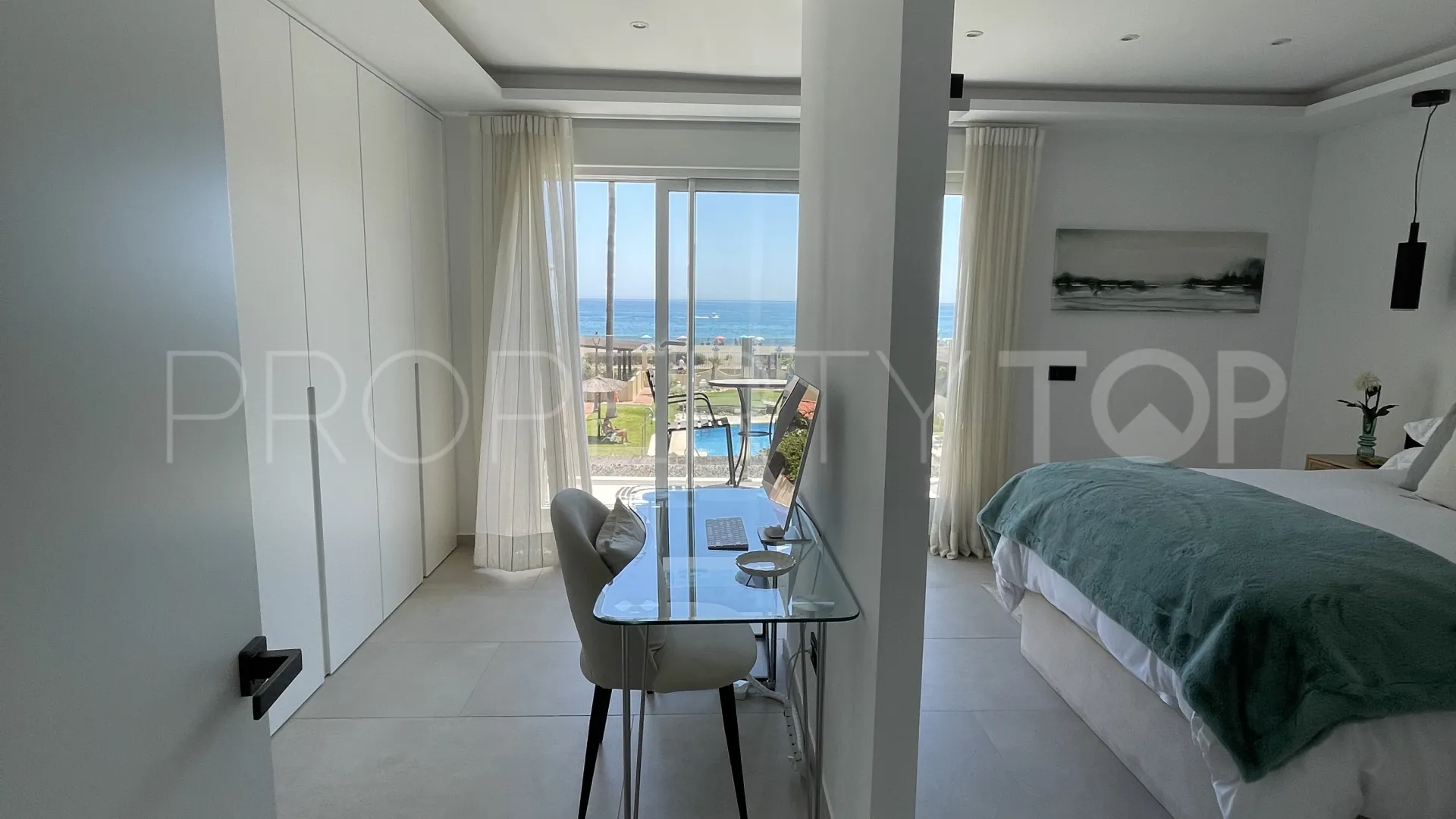Buy town house in Marina de Casares