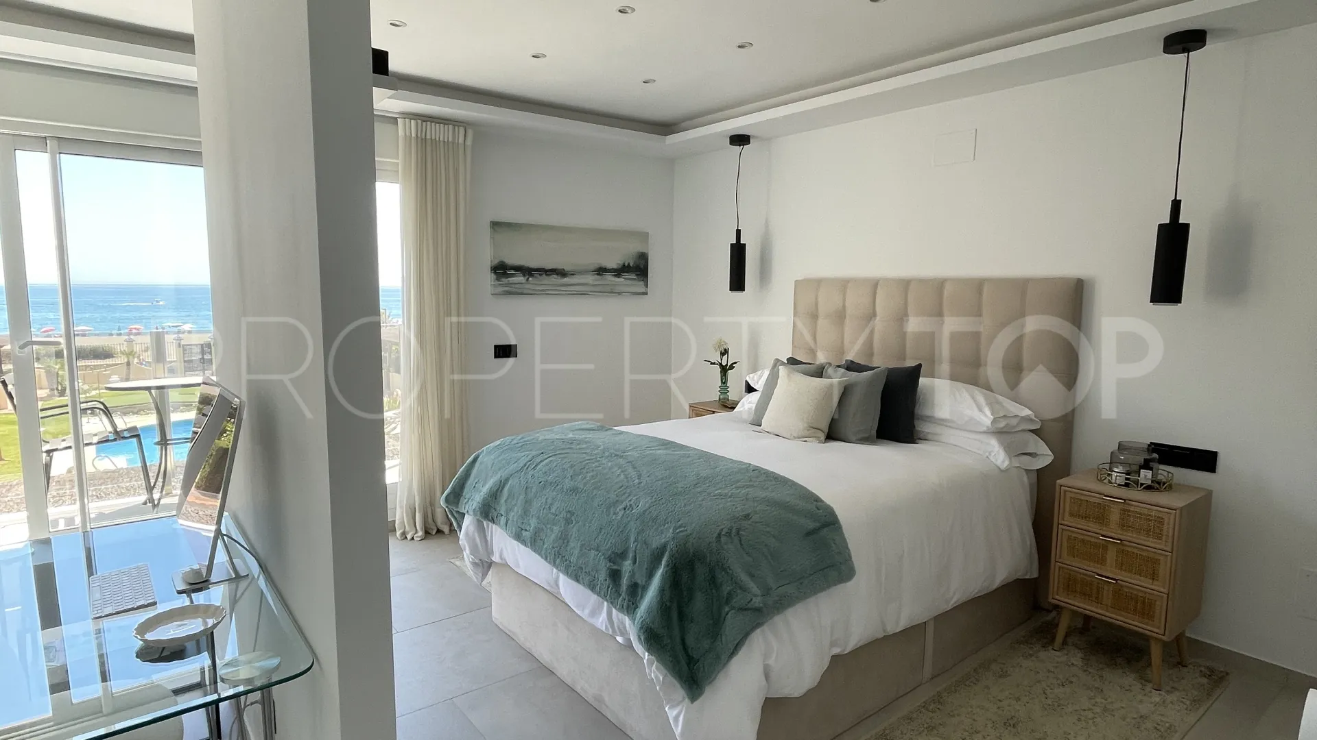 Buy town house in Marina de Casares