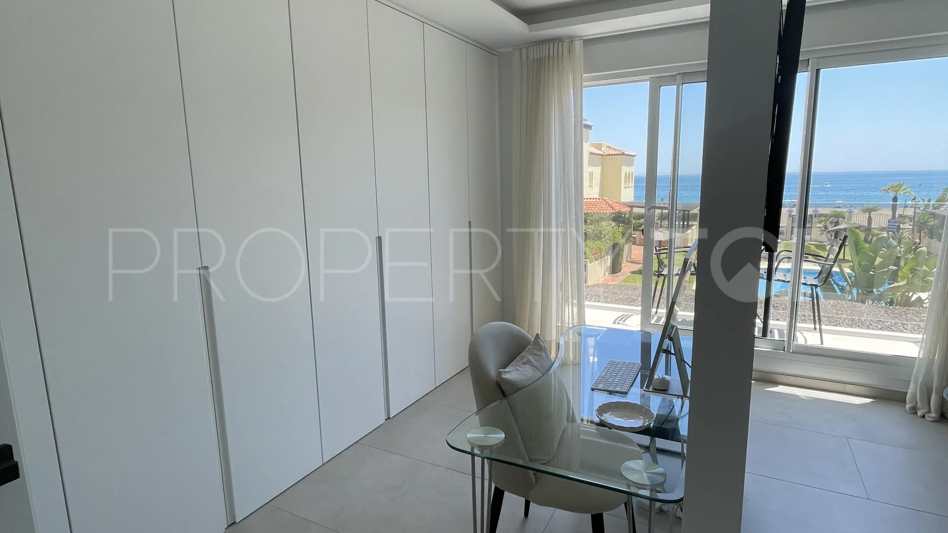 Buy town house in Marina de Casares