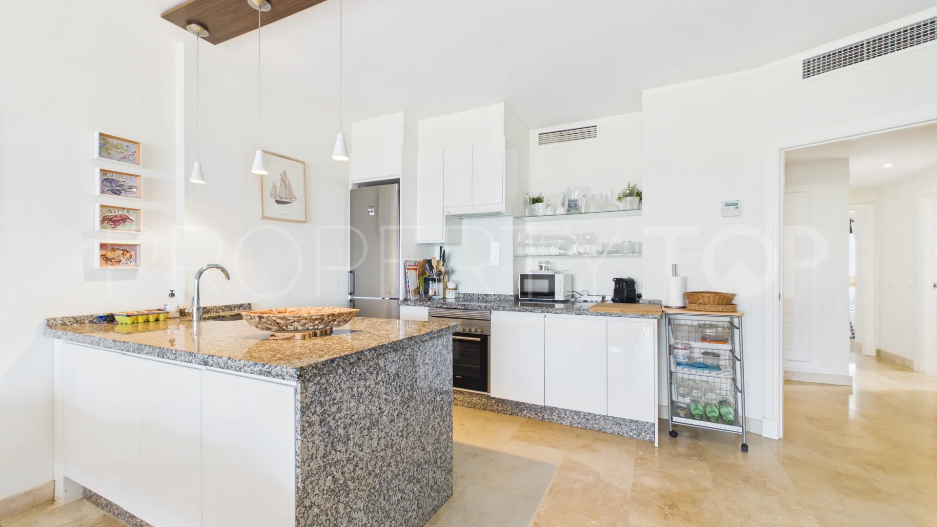 3 bedrooms apartment in Alcaidesa Costa for sale