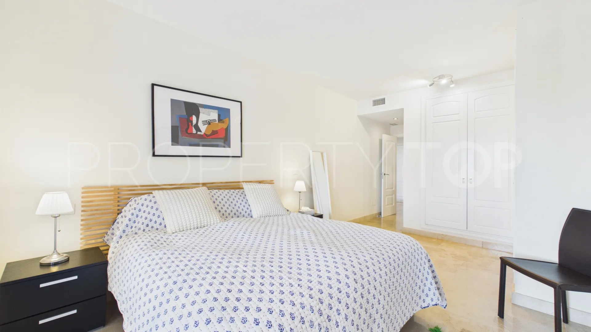 3 bedrooms apartment in Alcaidesa Costa for sale