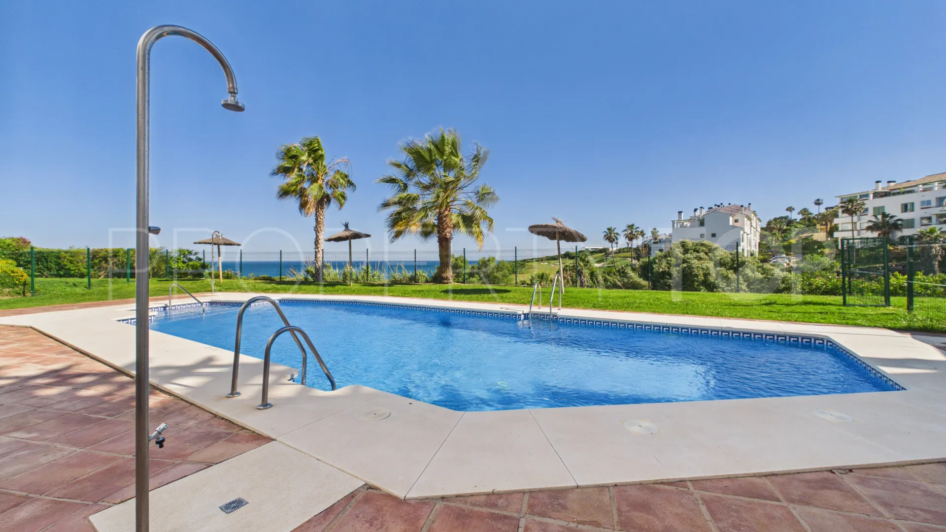 3 bedrooms apartment in Alcaidesa Costa for sale