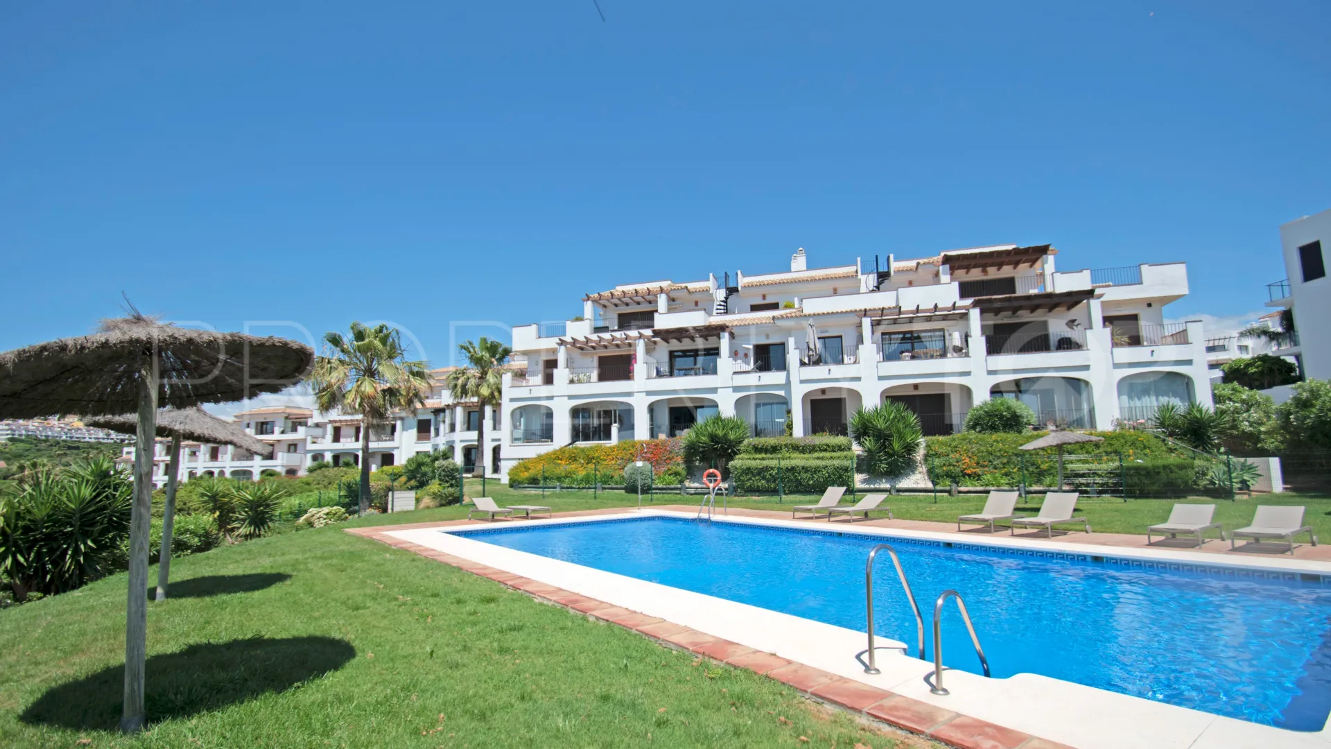 3 bedrooms apartment in Alcaidesa Costa for sale
