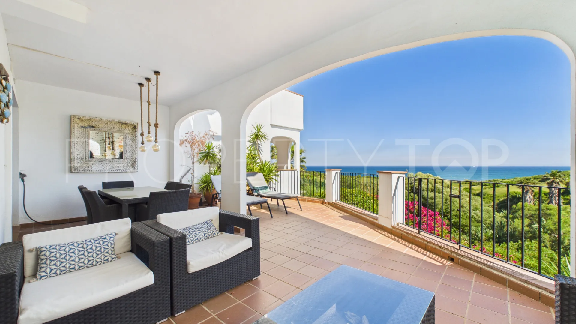 3 bedrooms apartment in Alcaidesa Costa for sale