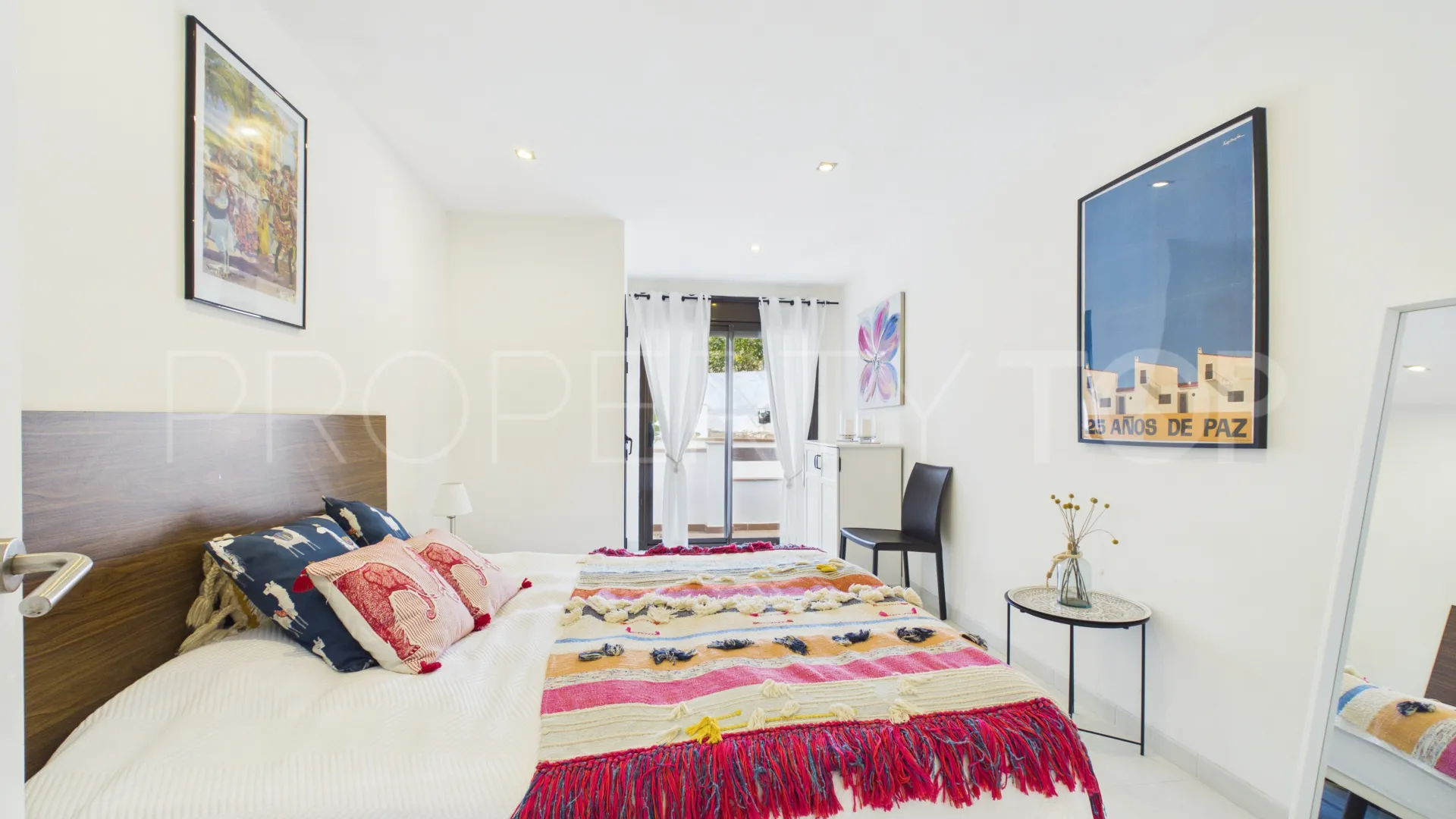 3 bedrooms apartment in Alcaidesa Costa for sale