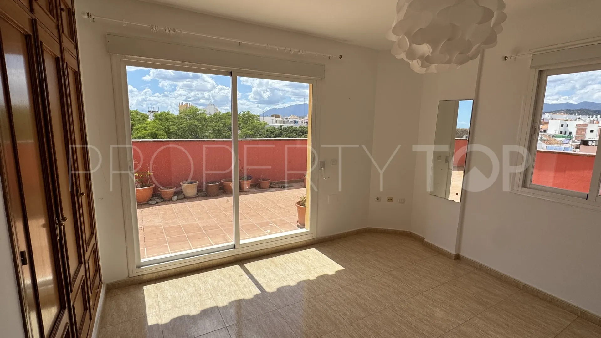 For sale penthouse with 3 bedrooms in San Pedro de Alcantara