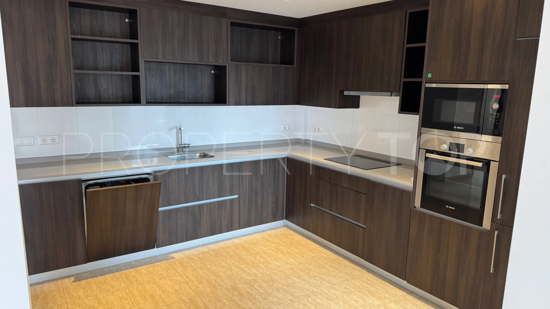 For sale penthouse with 3 bedrooms in San Pedro de Alcantara