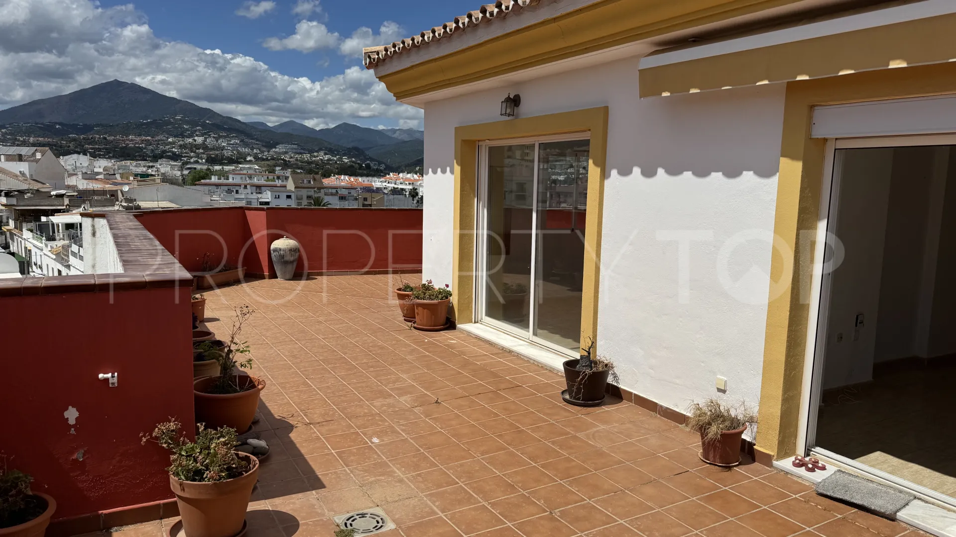 For sale penthouse with 3 bedrooms in San Pedro de Alcantara