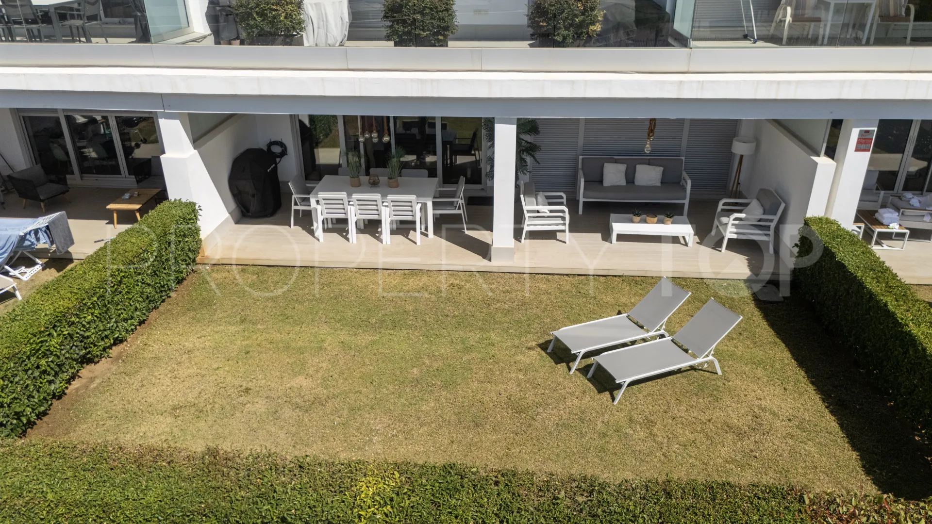 Cancelada, apartamento planta baja en venta con 3 dormitorios