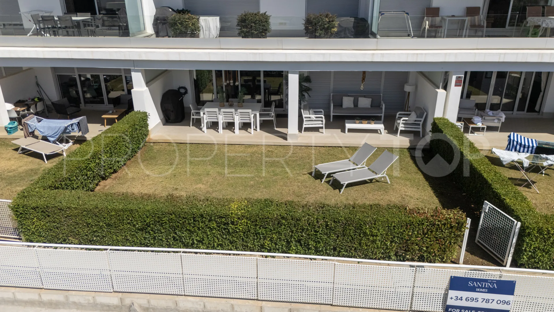 Cancelada, apartamento planta baja en venta con 3 dormitorios