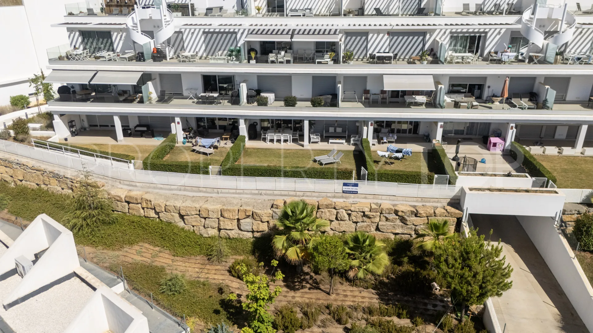 Cancelada, apartamento planta baja en venta con 3 dormitorios