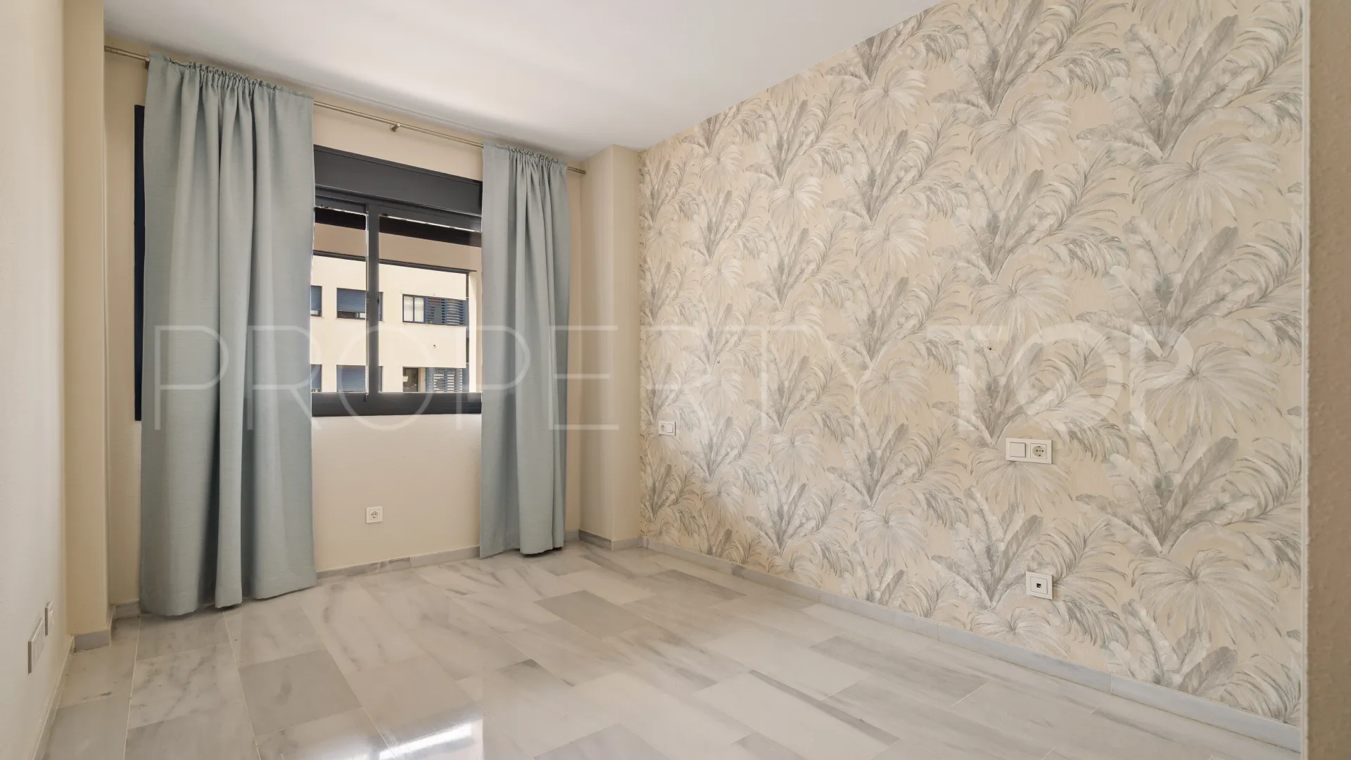 Apartment in Estepona Puerto for sale