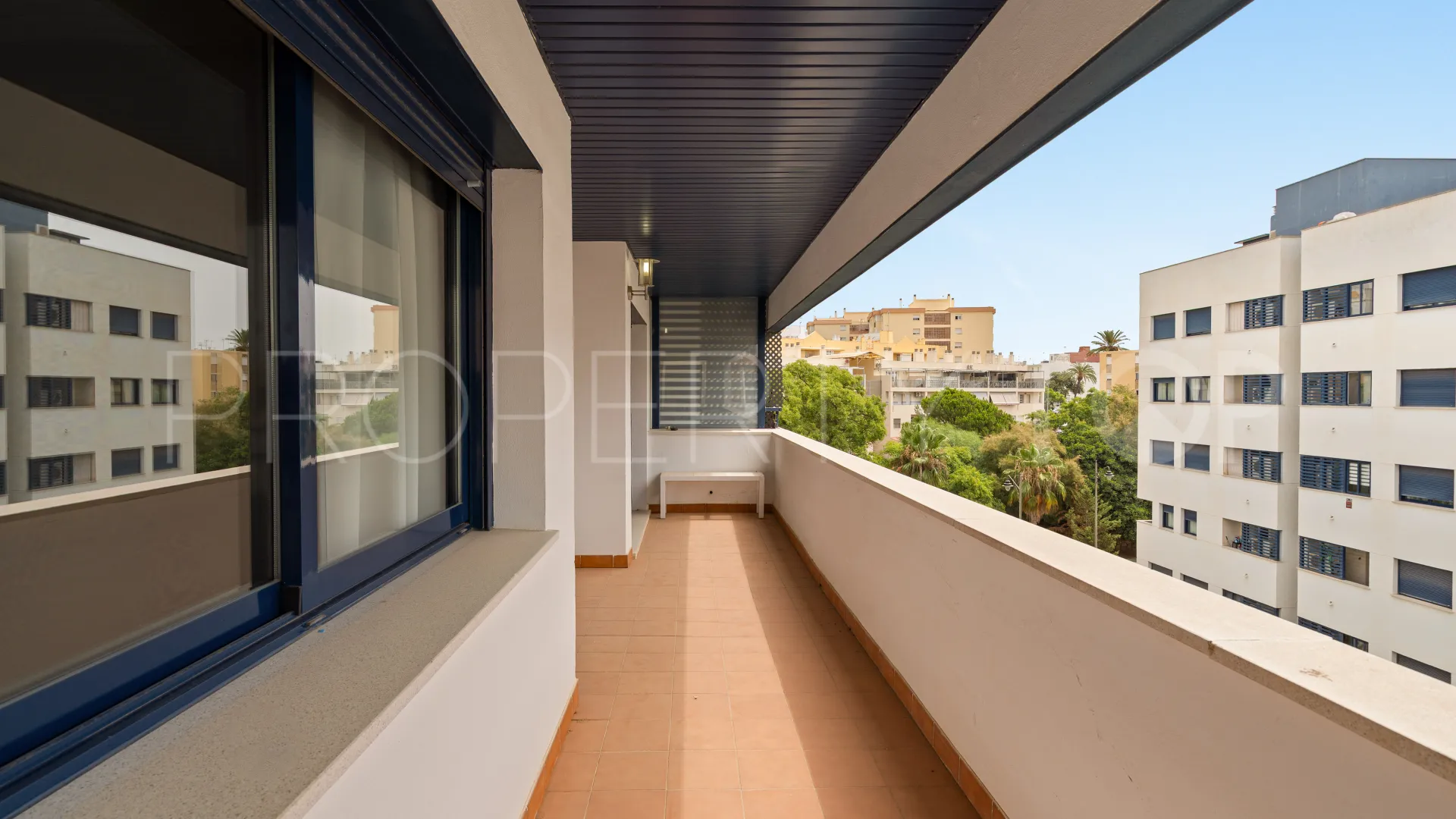 Apartment in Estepona Puerto for sale