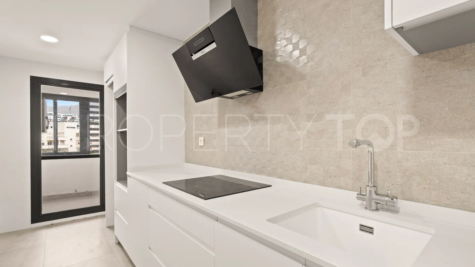 Apartment in Estepona Puerto for sale