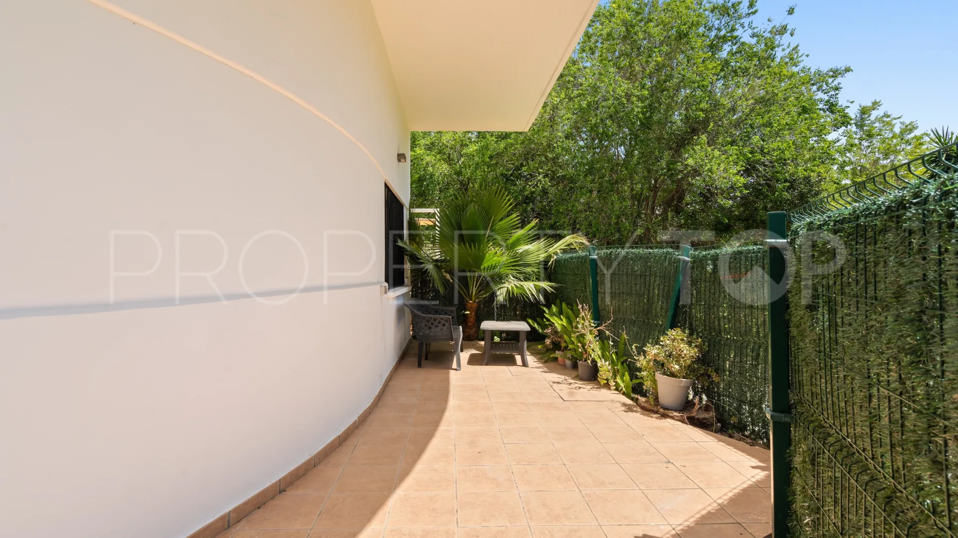 Estepona Puerto, apartamento planta baja de 2 dormitorios en venta