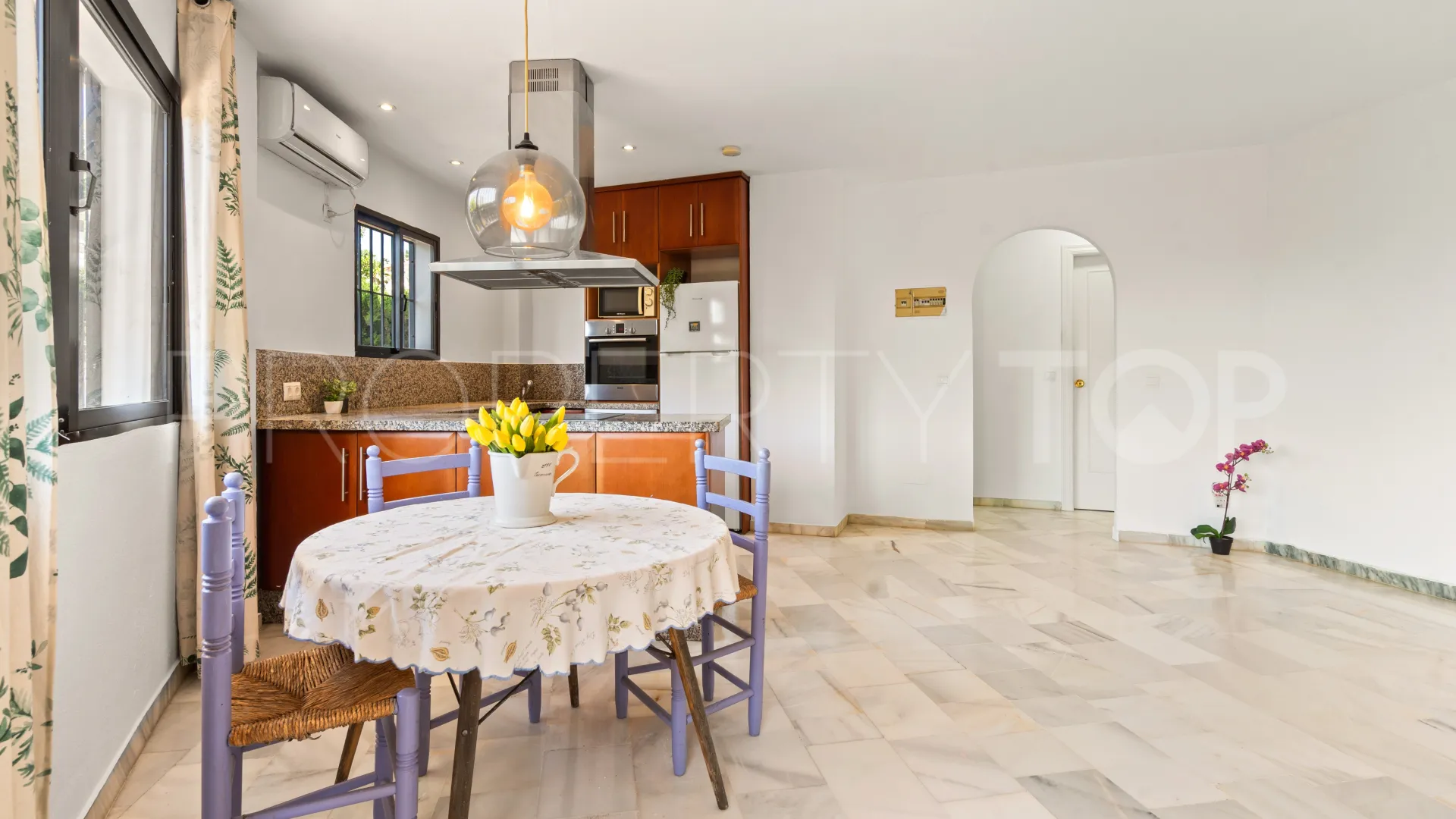 Estepona Puerto, apartamento planta baja de 2 dormitorios en venta