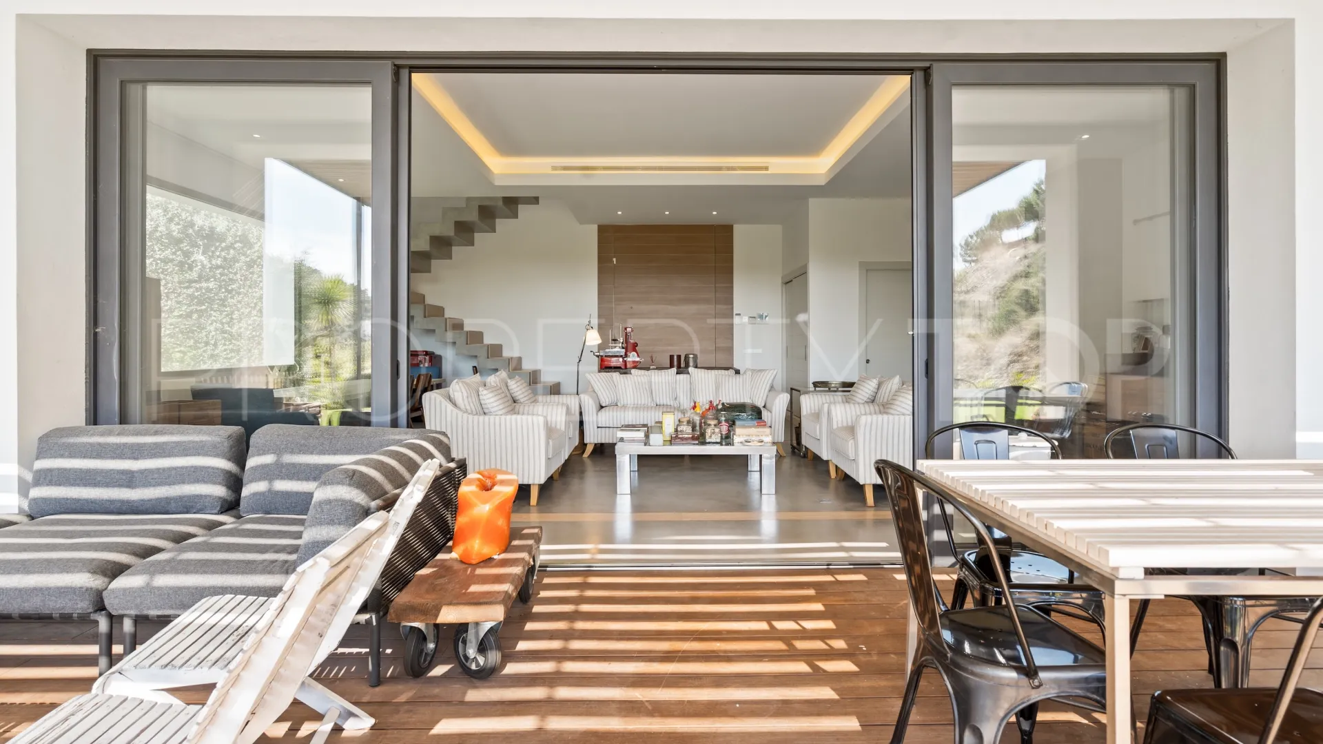 For sale villa in El Madroñal with 6 bedrooms