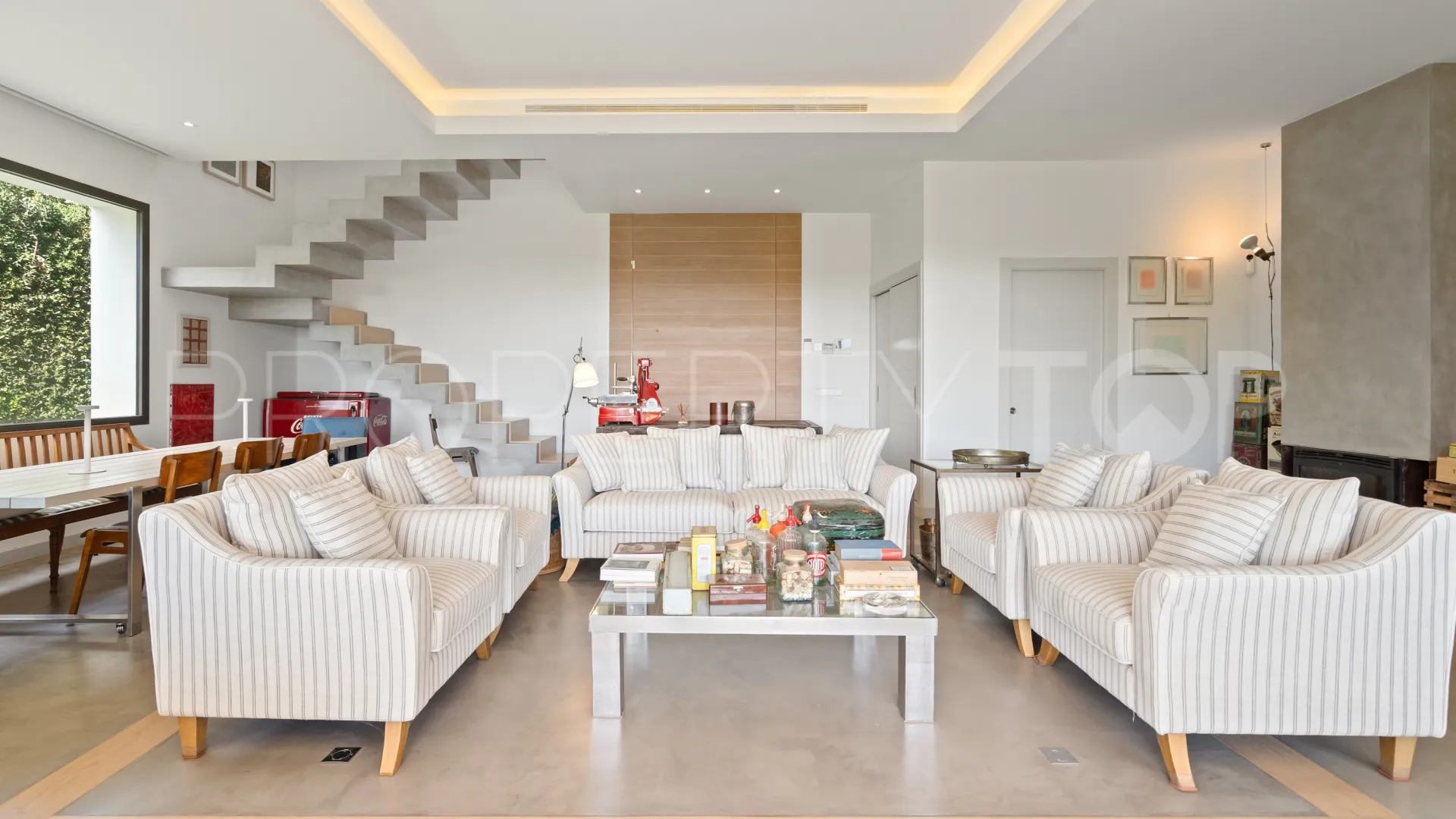 For sale villa in El Madroñal with 6 bedrooms