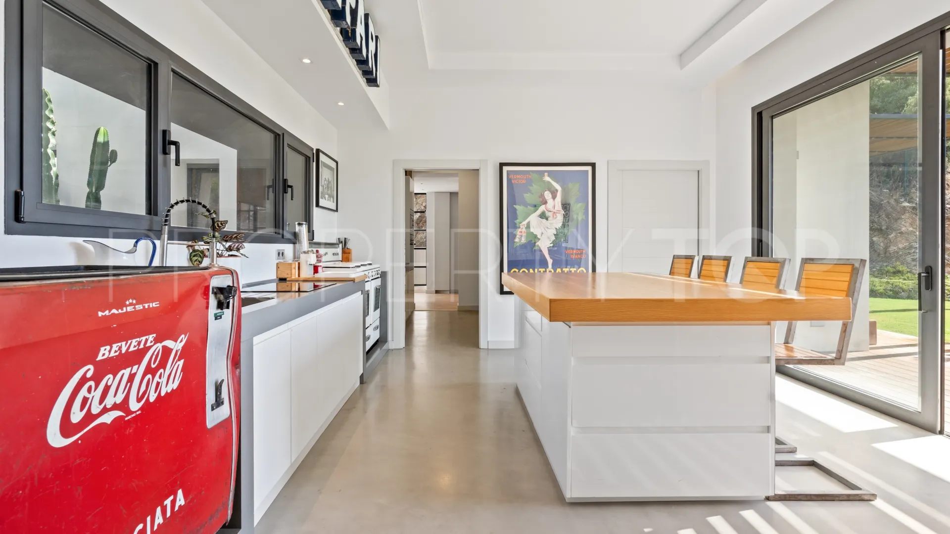 For sale villa in El Madroñal with 6 bedrooms