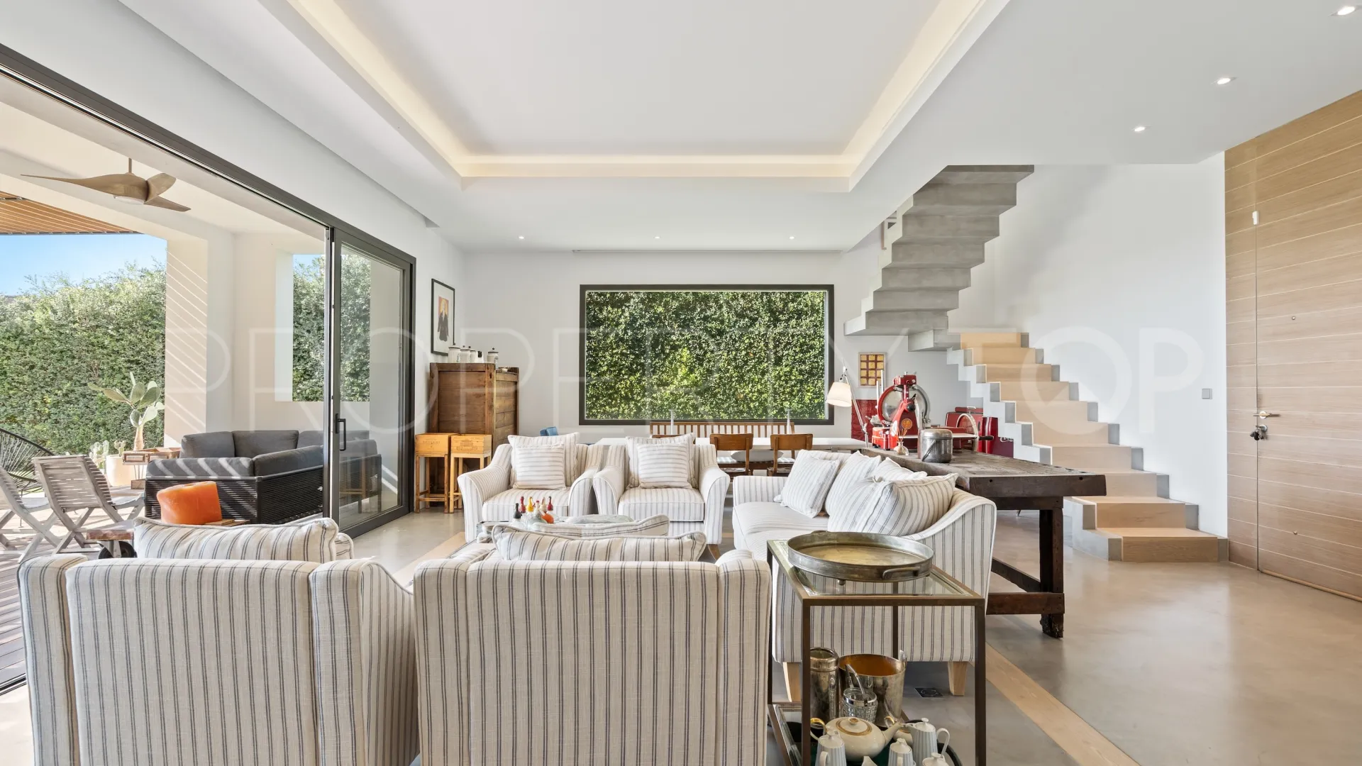 For sale villa in El Madroñal with 6 bedrooms