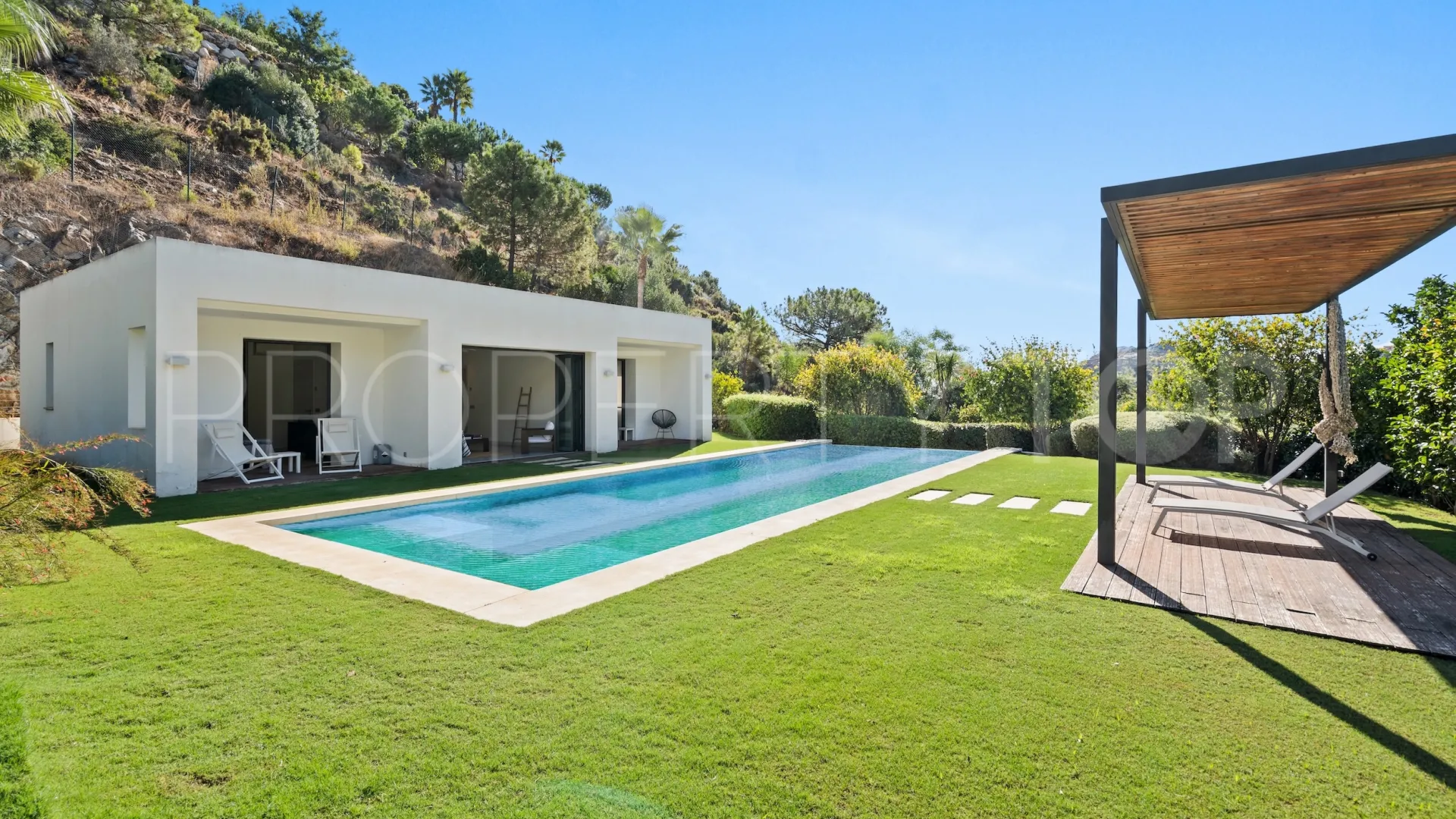 For sale villa in El Madroñal with 6 bedrooms