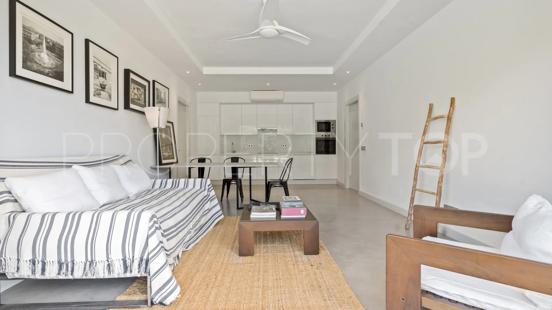 For sale villa in El Madroñal with 6 bedrooms