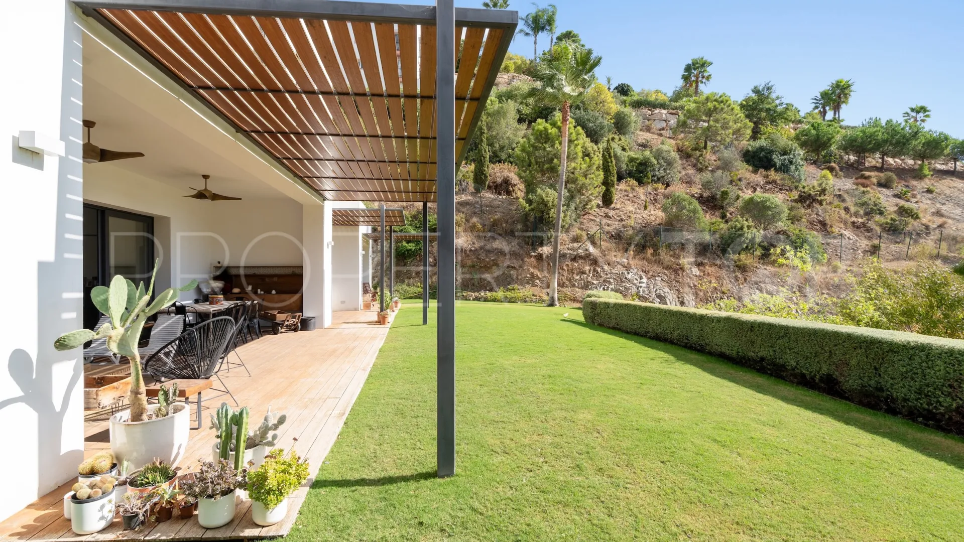 For sale villa in El Madroñal with 6 bedrooms