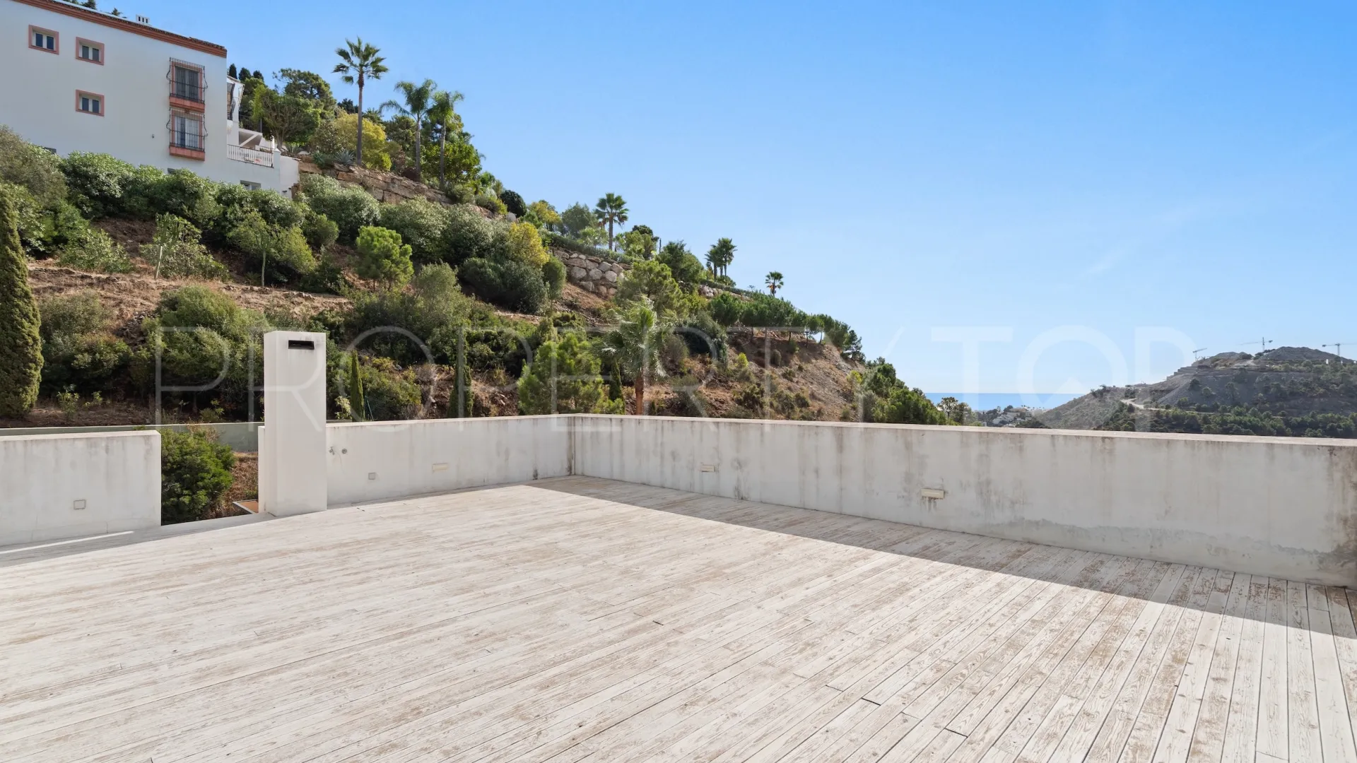 For sale villa in El Madroñal with 6 bedrooms