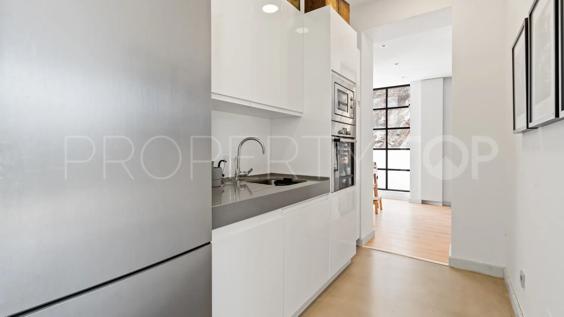 For sale villa in El Madroñal with 6 bedrooms