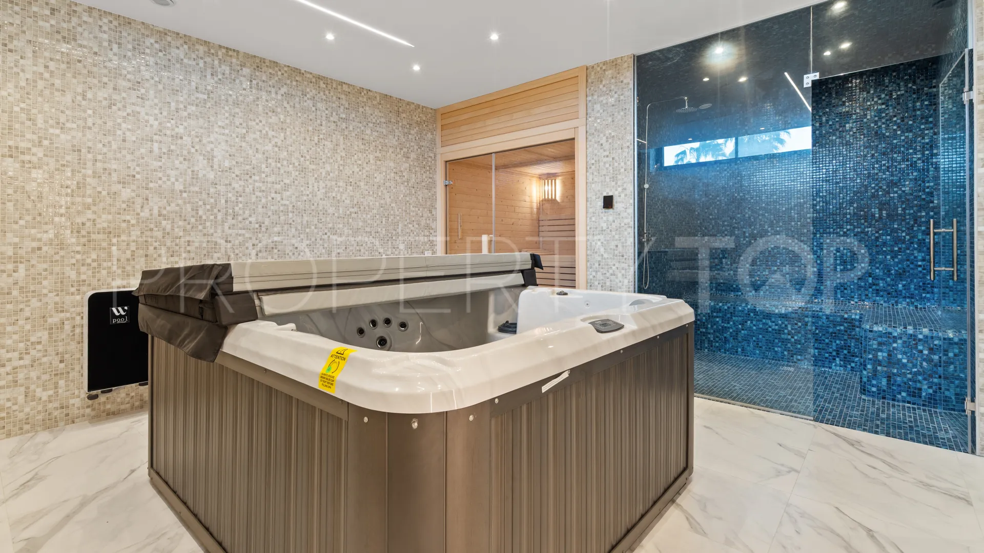 Villa en venta de 5 dormitorios en El Paraiso