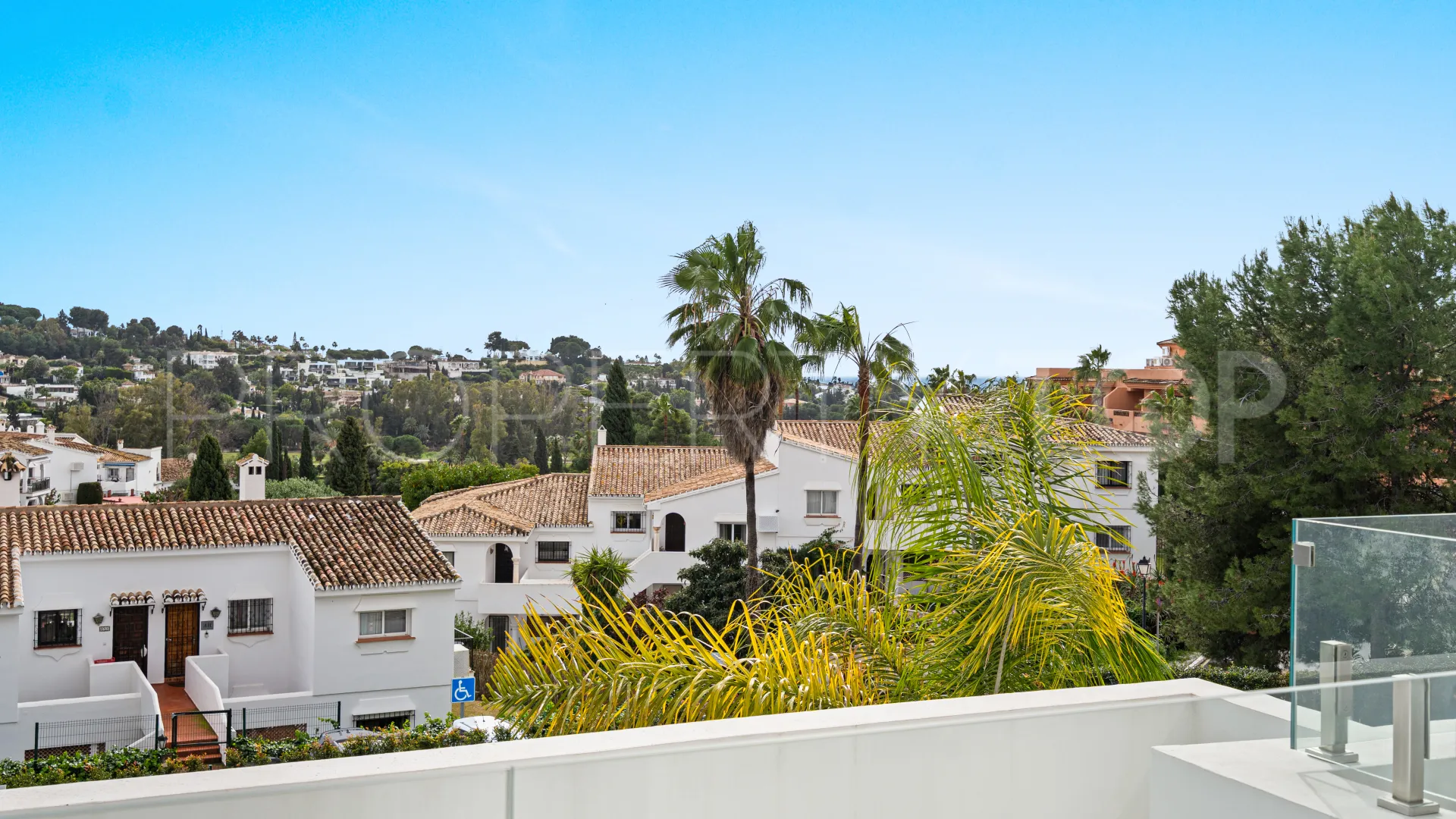 Villa en venta de 5 dormitorios en El Paraiso