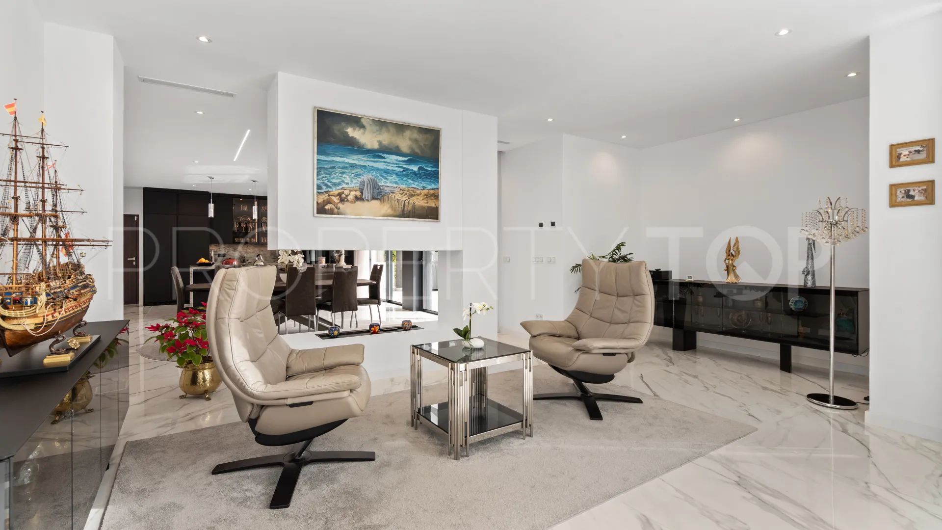 Villa en venta de 5 dormitorios en El Paraiso