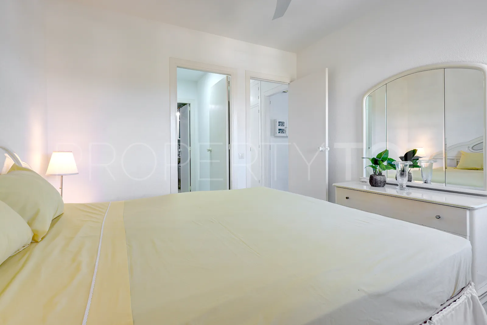 Buy penthouse in Seghers