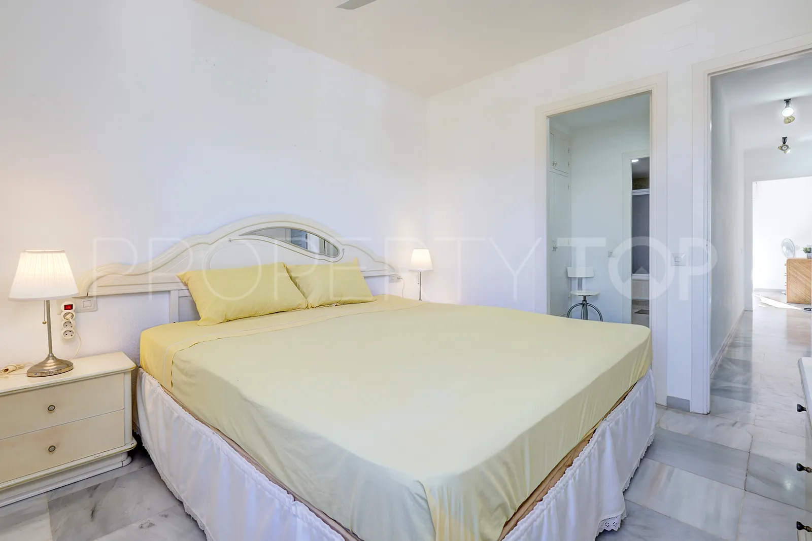 Buy penthouse in Seghers