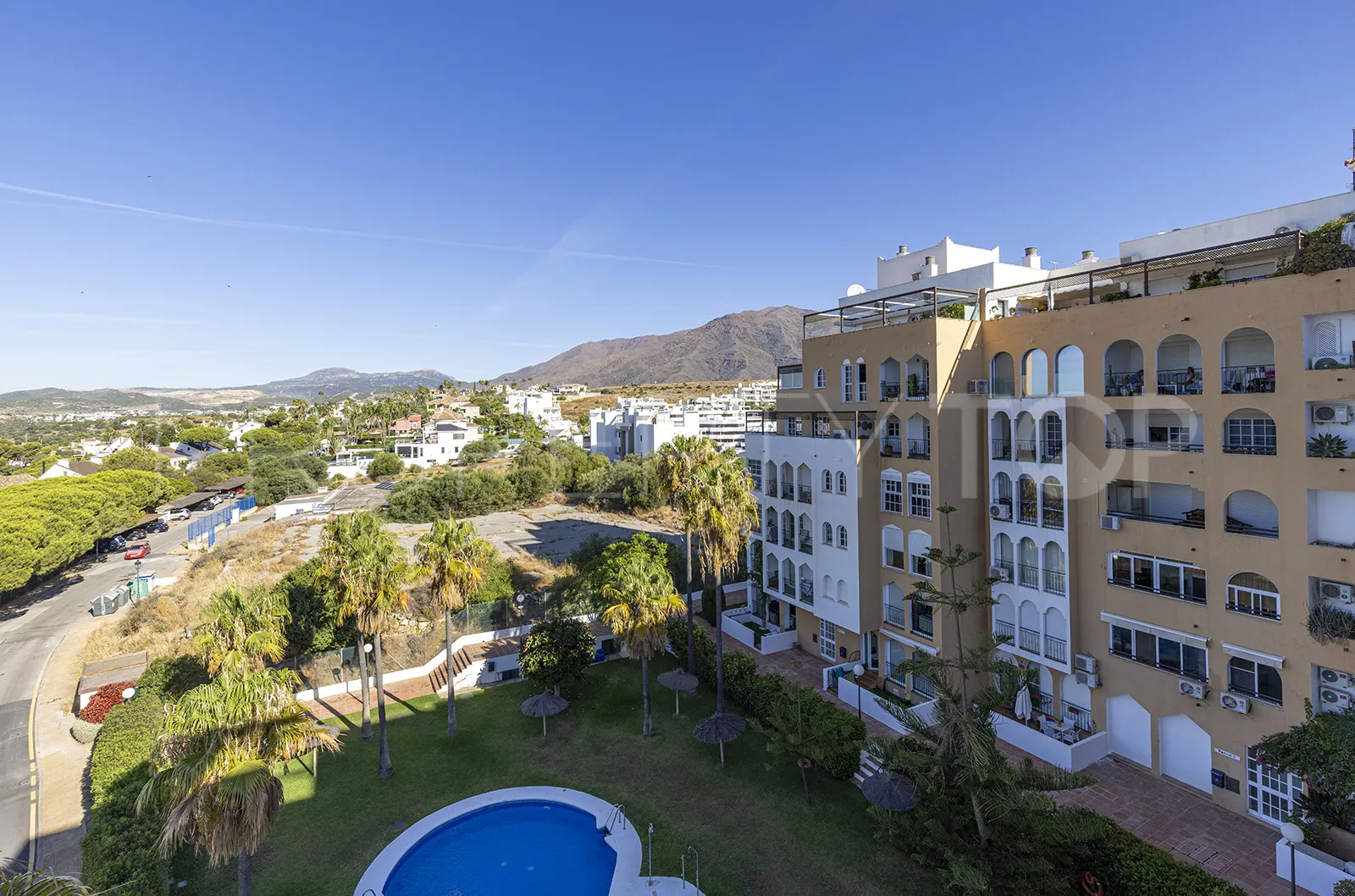 Buy penthouse in Seghers