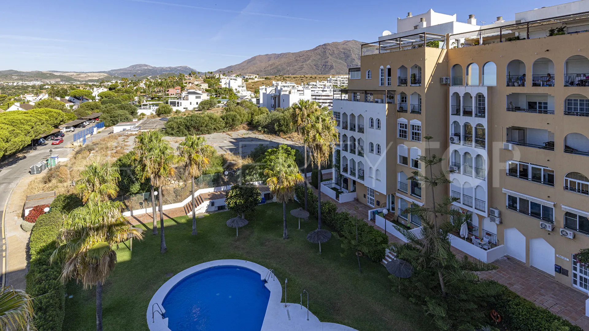 Buy penthouse in Seghers