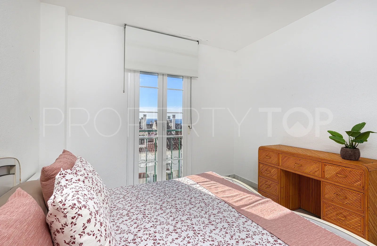 Buy penthouse in Seghers