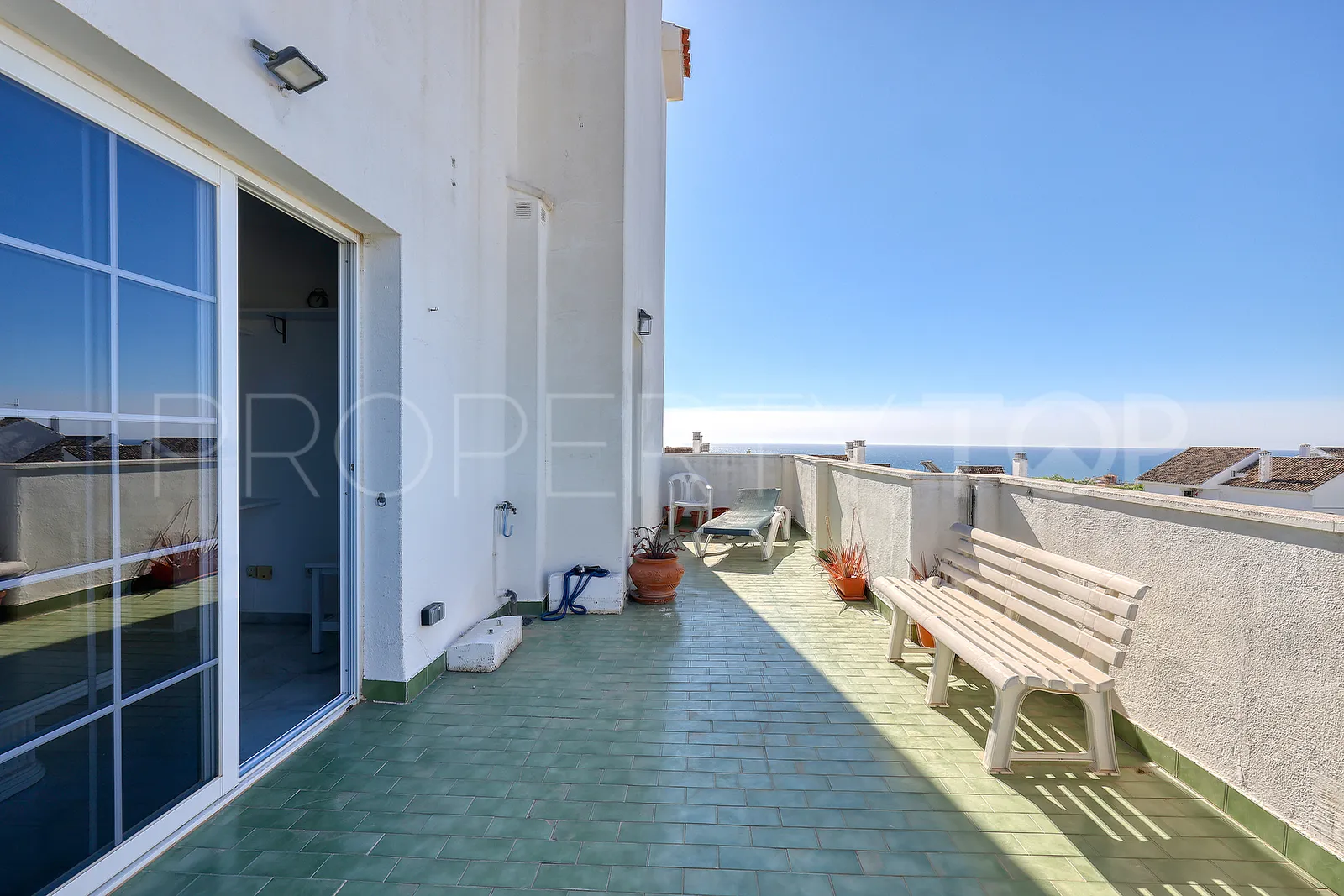 Buy penthouse in Seghers