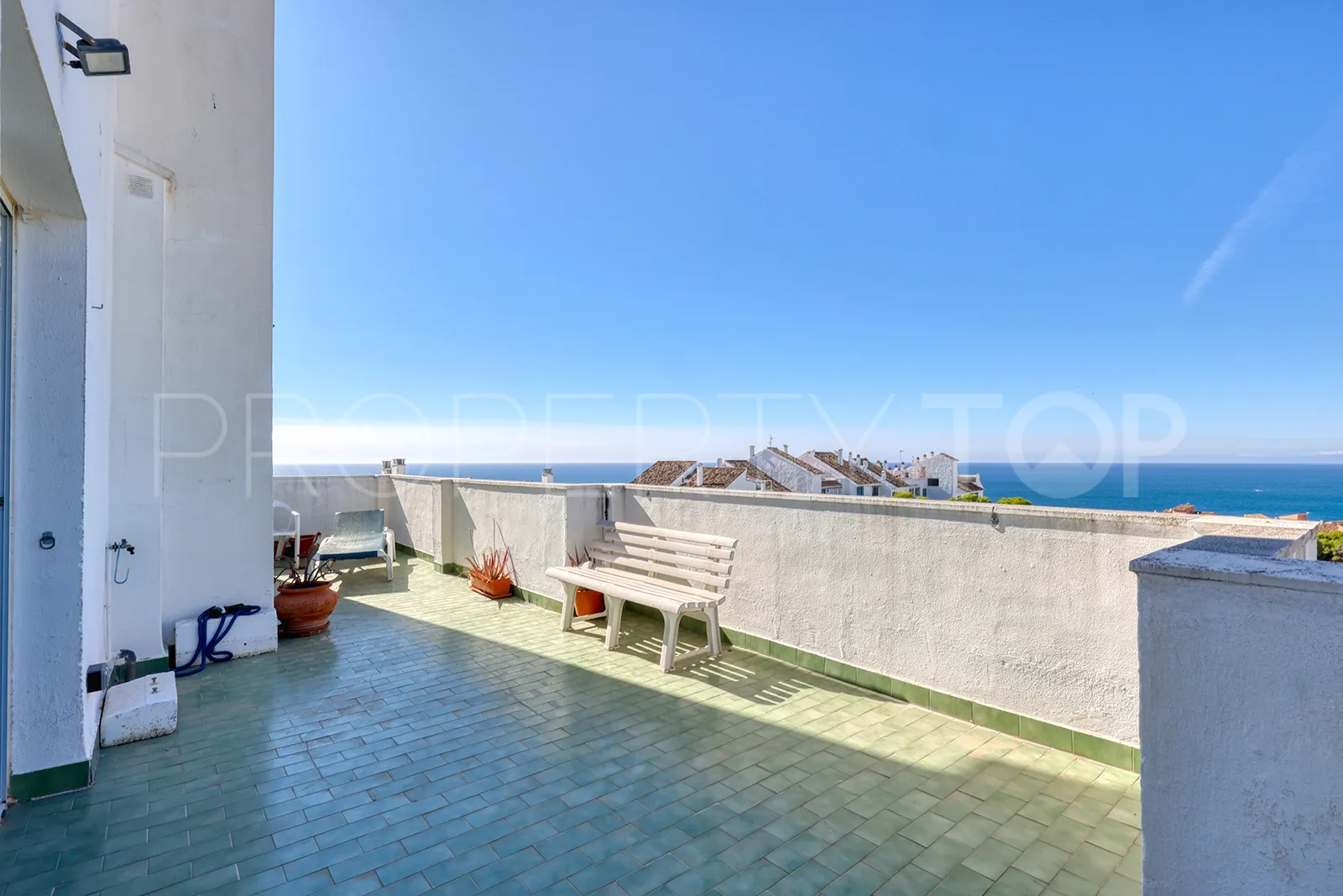 Buy penthouse in Seghers