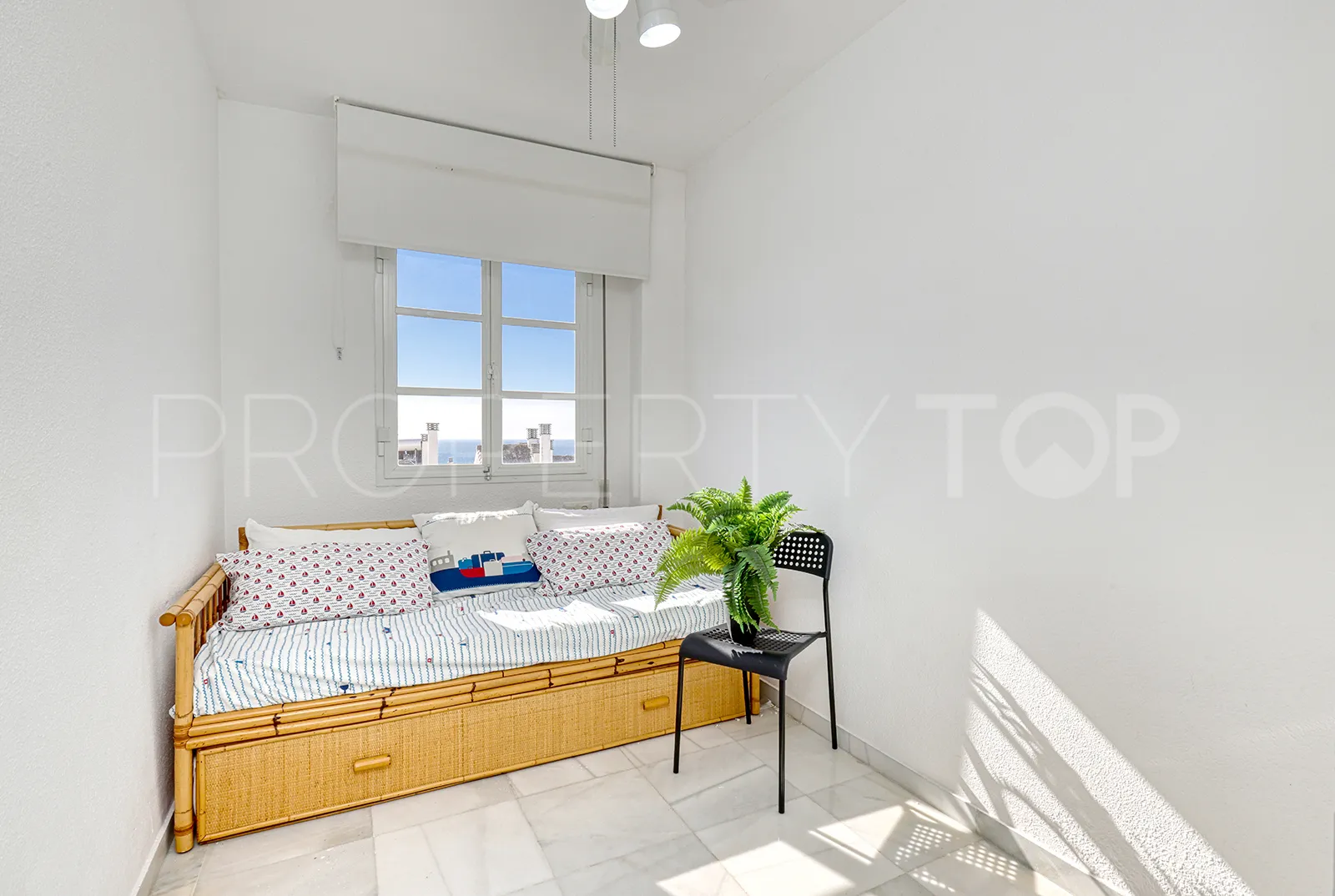 Buy penthouse in Seghers