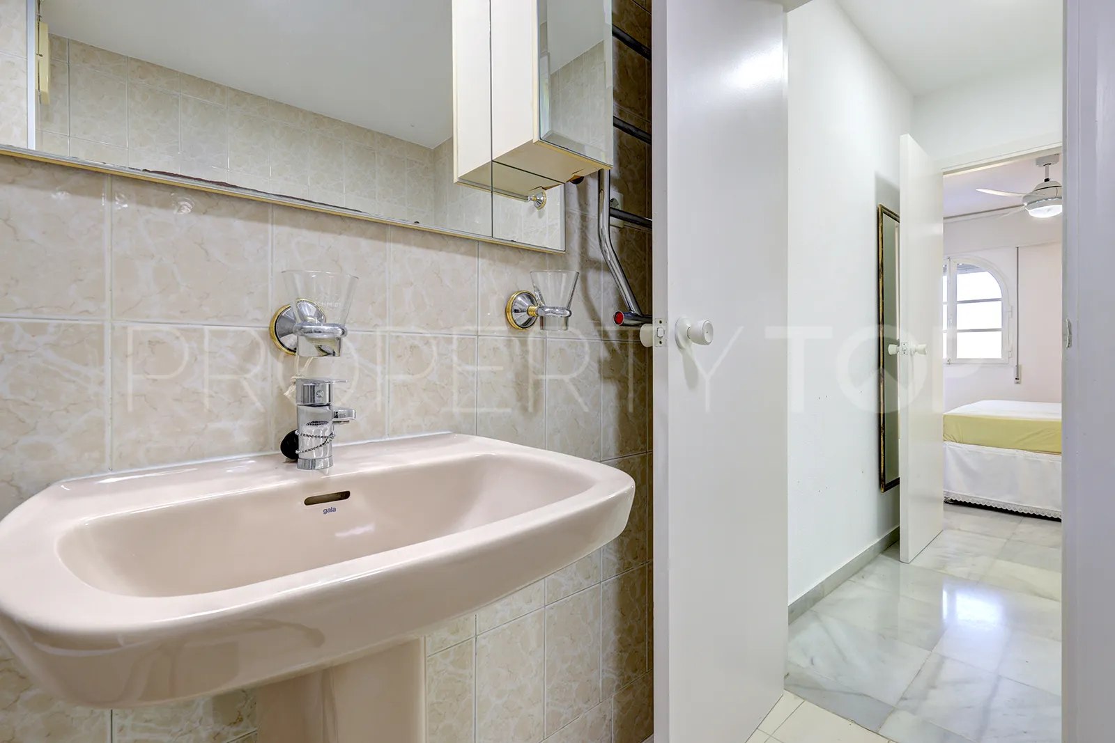 Buy penthouse in Seghers