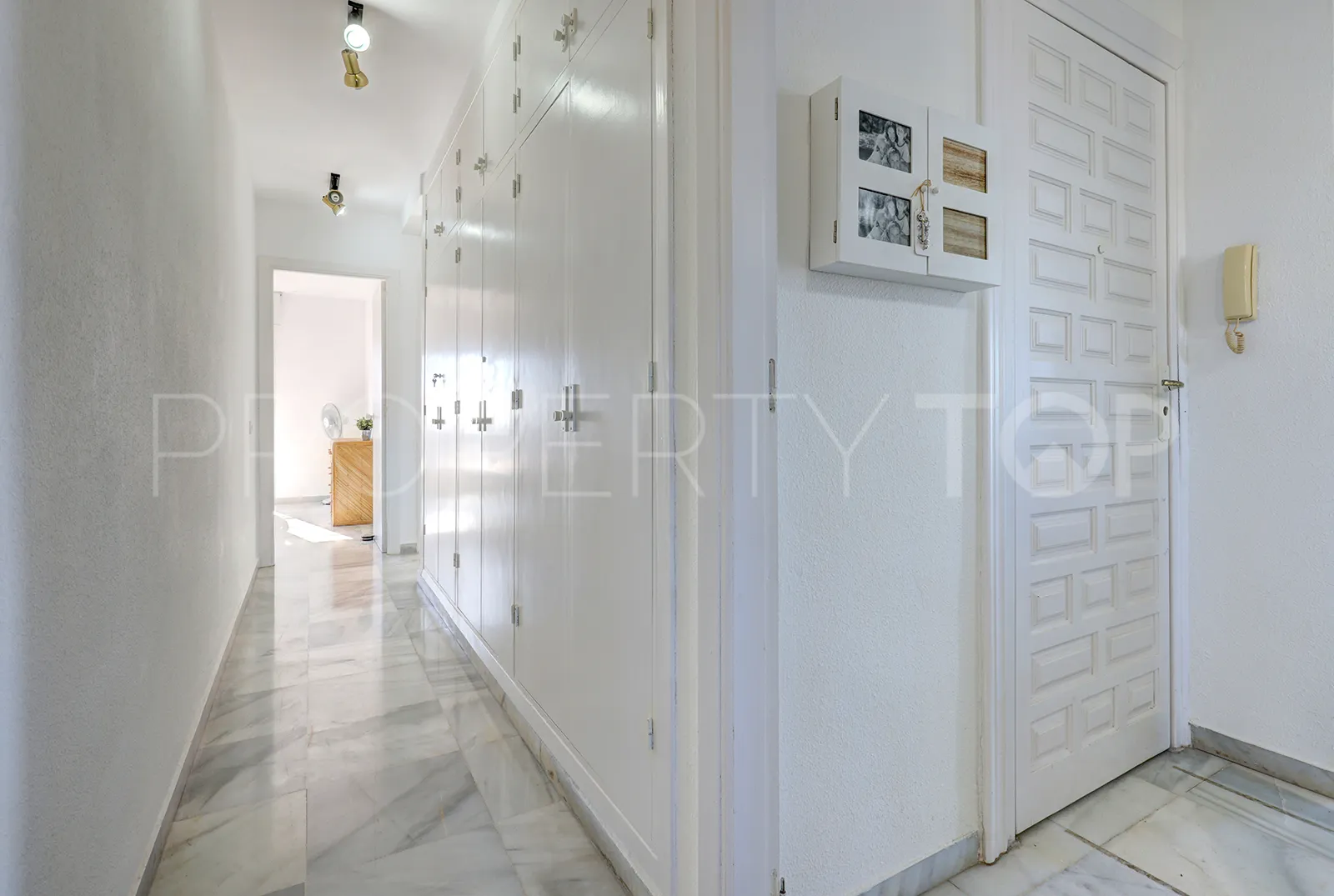 Buy penthouse in Seghers