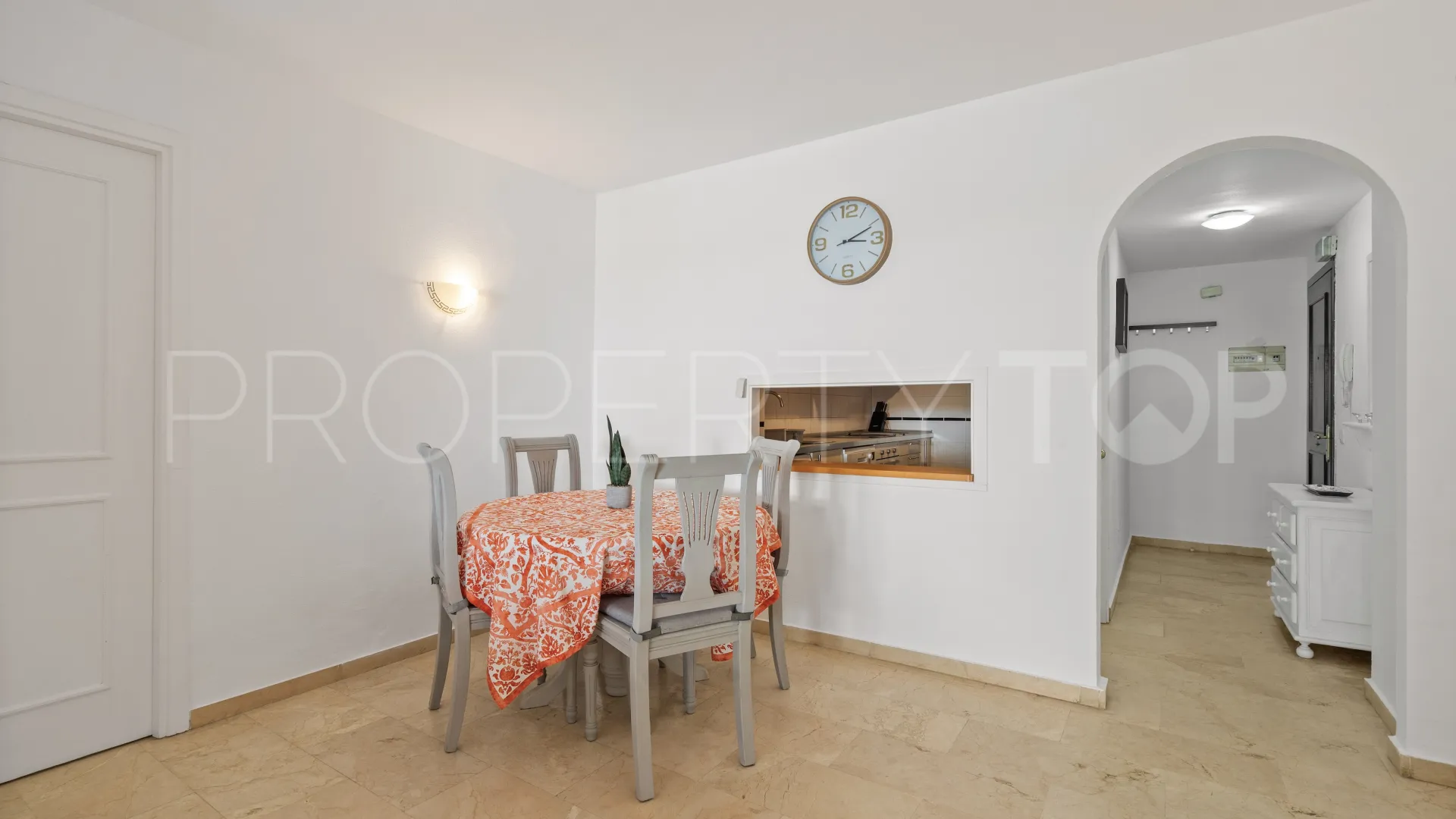 Apartamento en venta en Estepona Puerto
